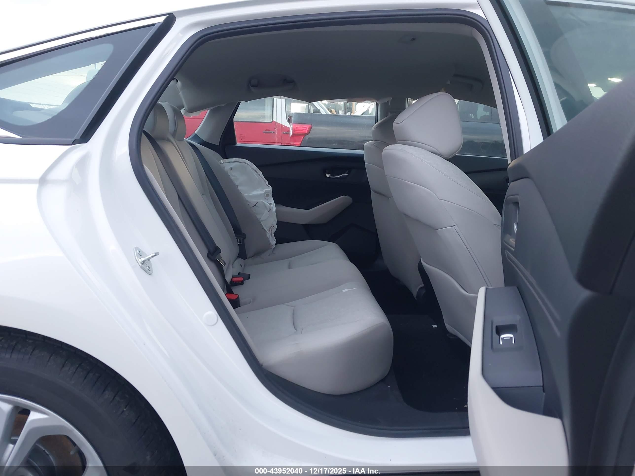 HONDA ACCORD image 8