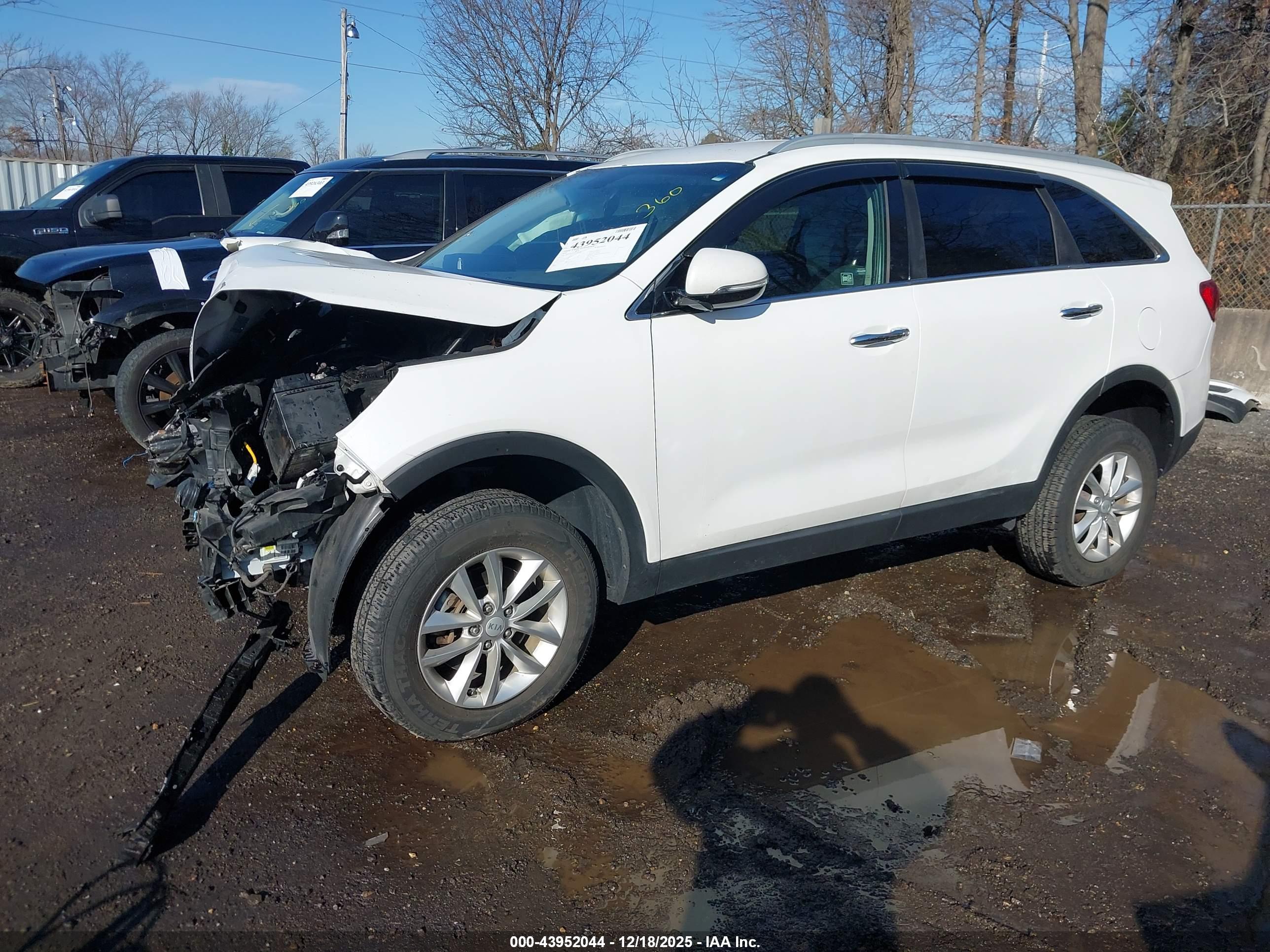 KIA SORENTO image 2