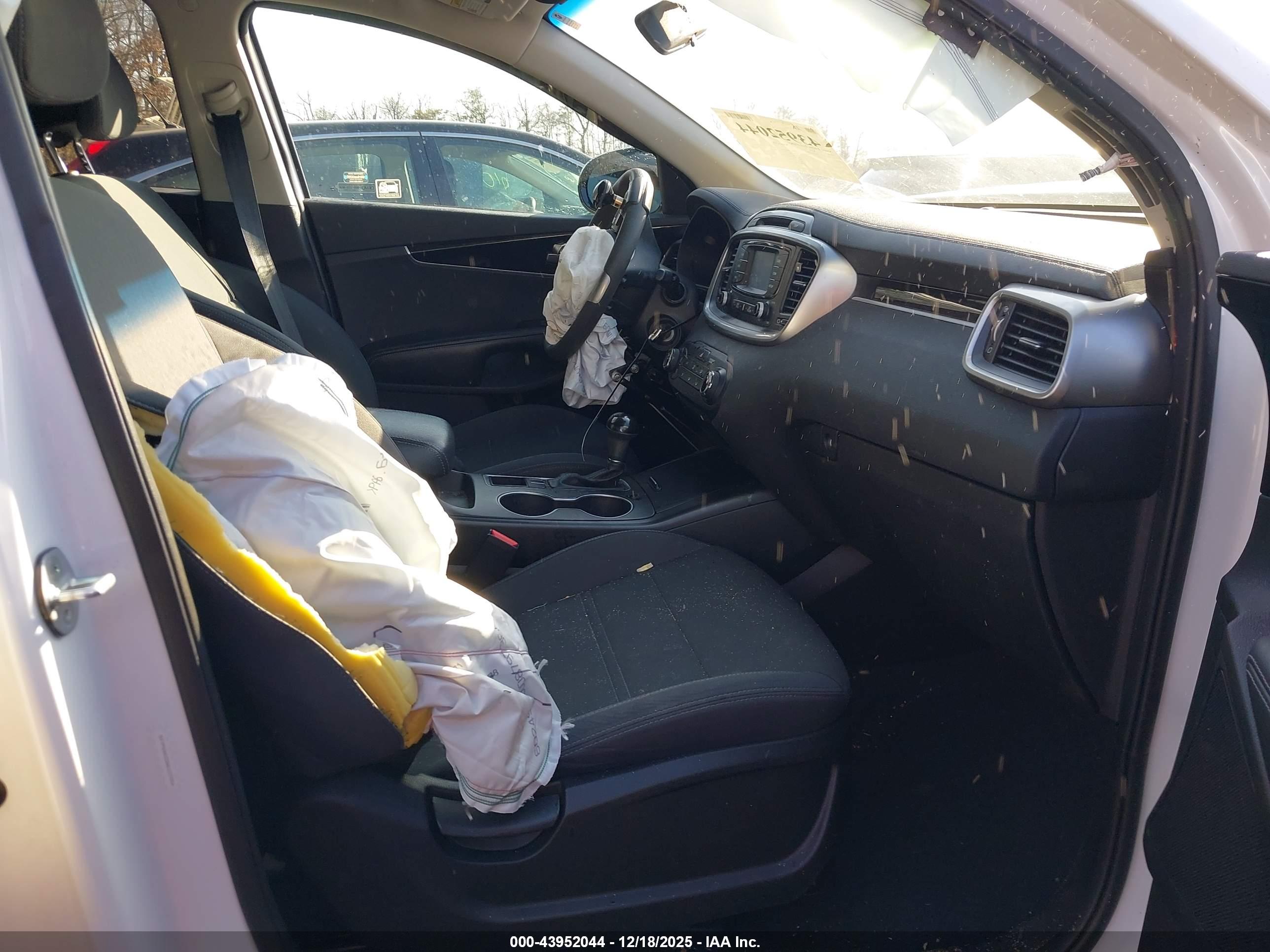 KIA SORENTO image 5