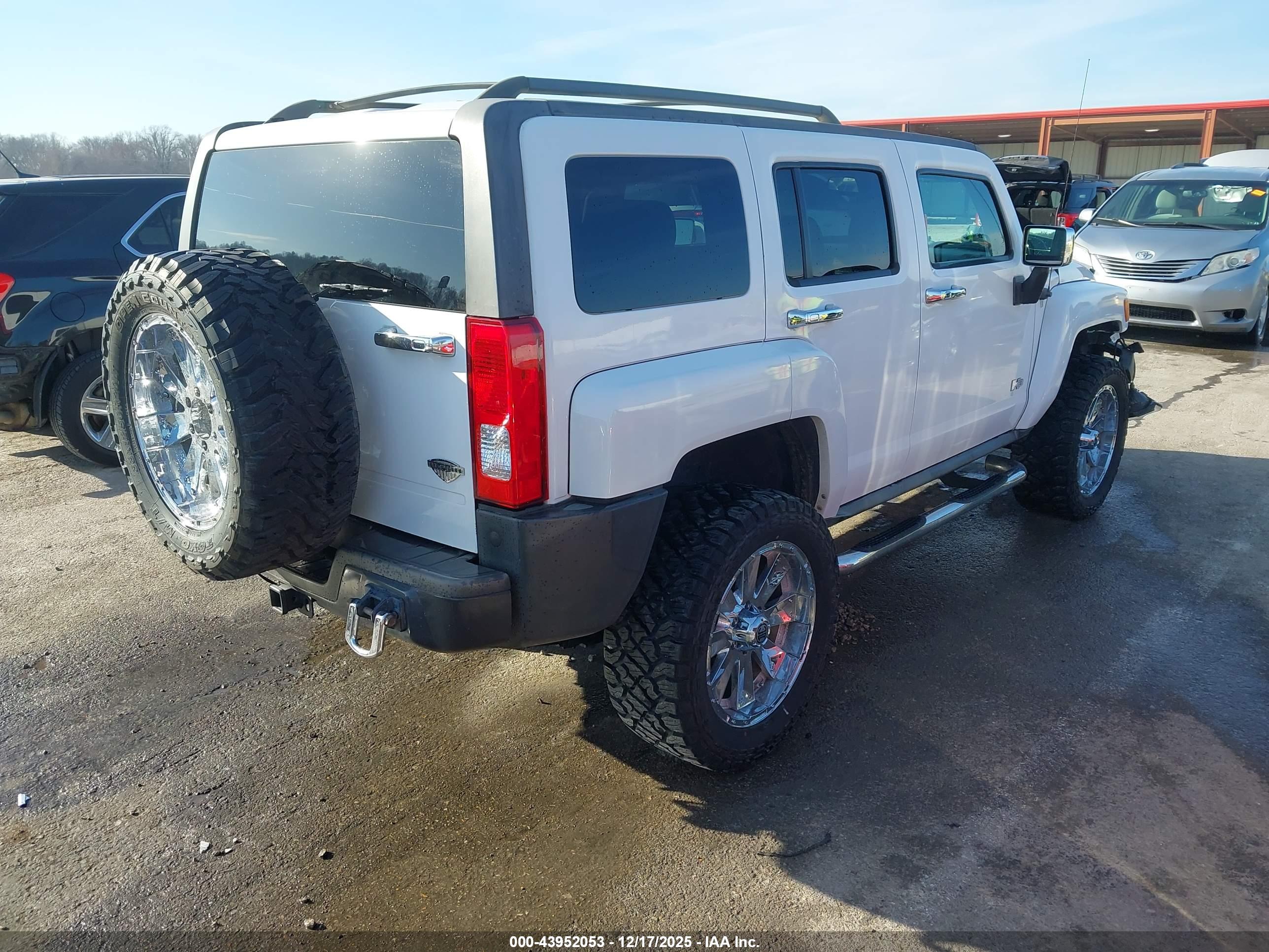 HUMMER H3 image 4