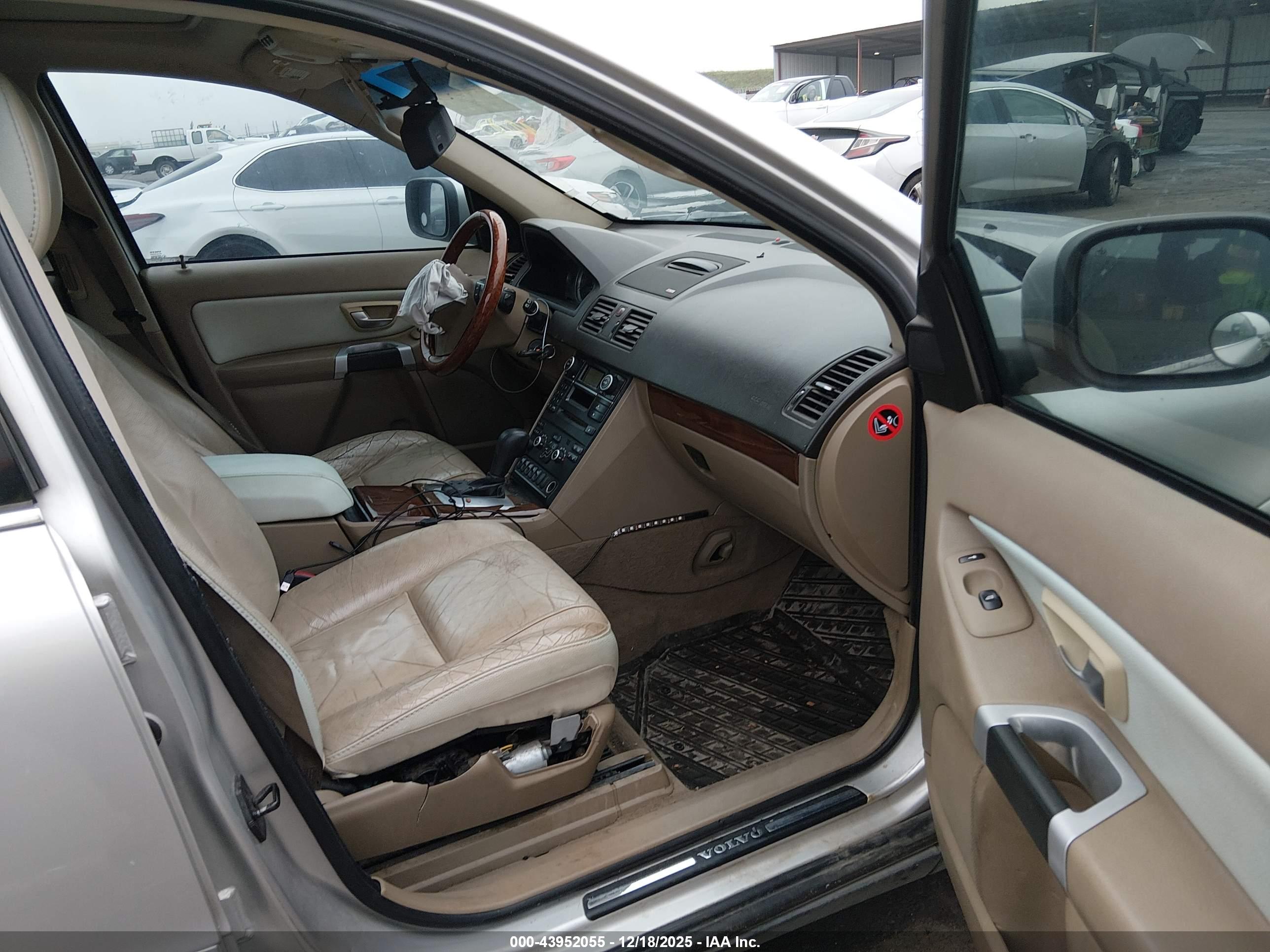 VOLVO XC90 image 5