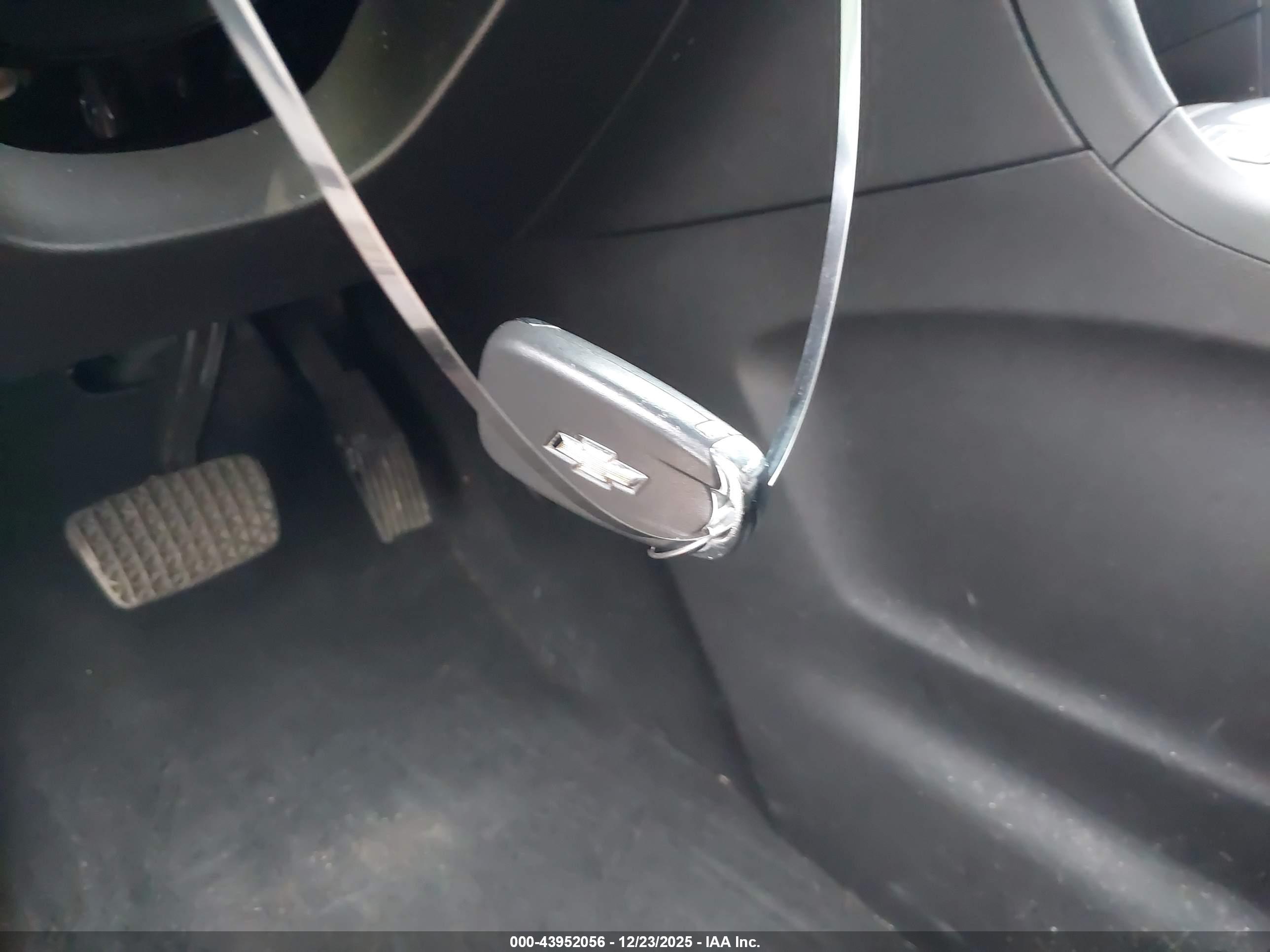 CHEVROLET EQUINOX image 11