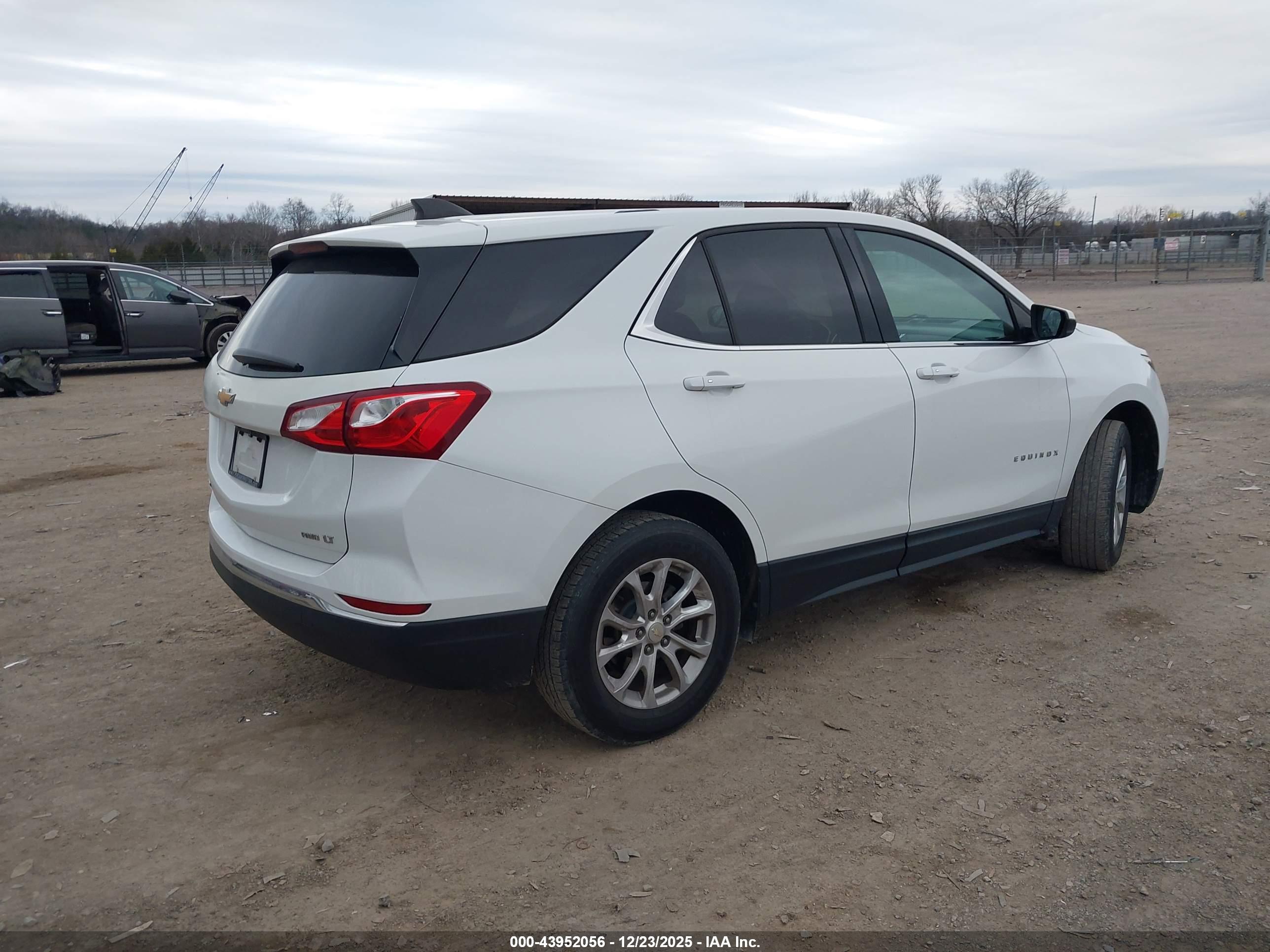 CHEVROLET EQUINOX image 4