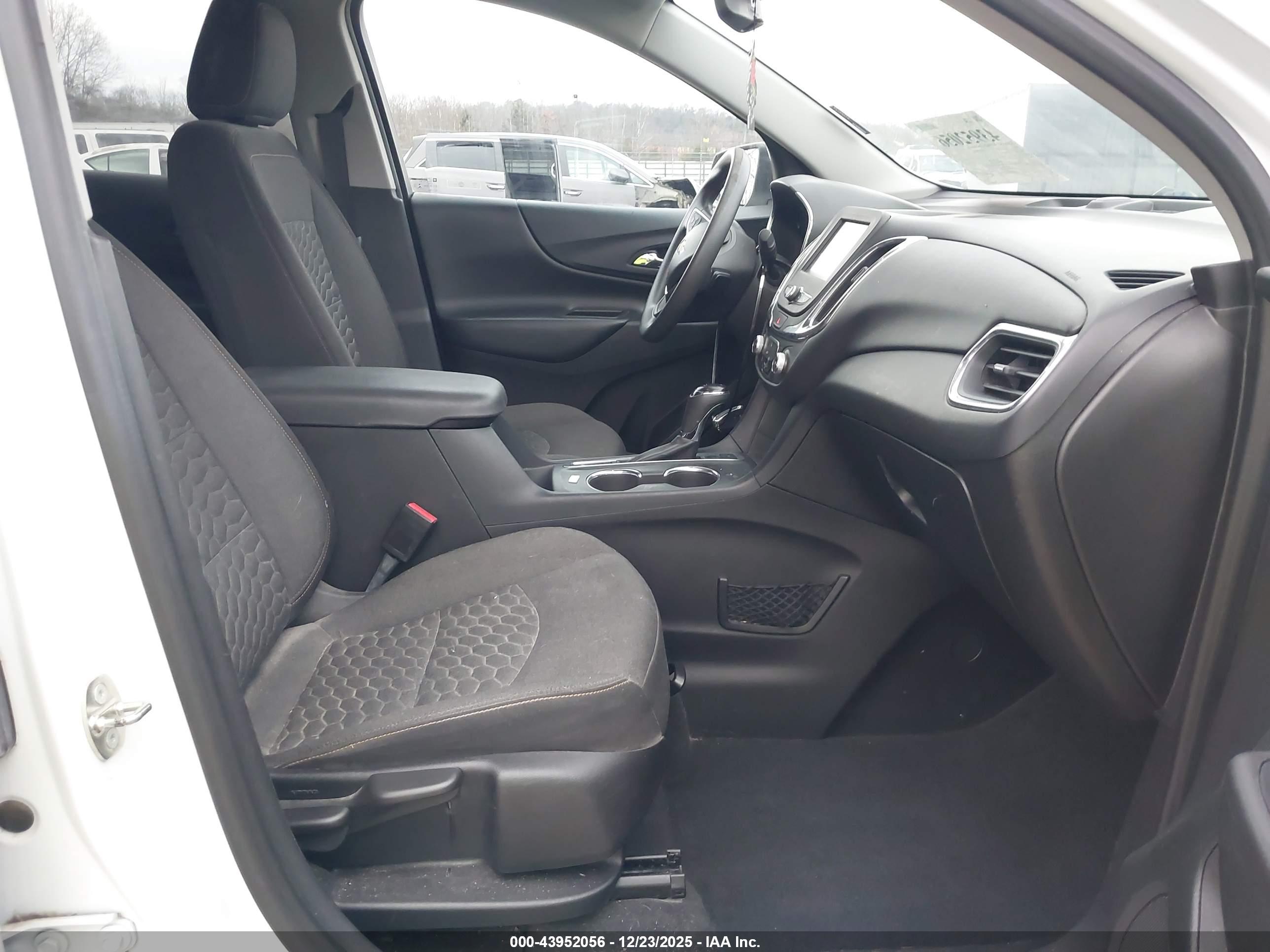 CHEVROLET EQUINOX image 5