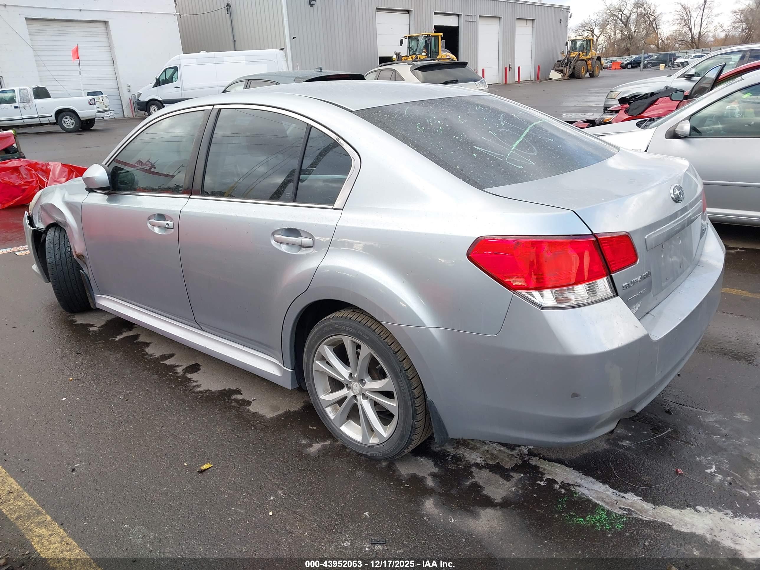 SUBARU LEGACY image 3