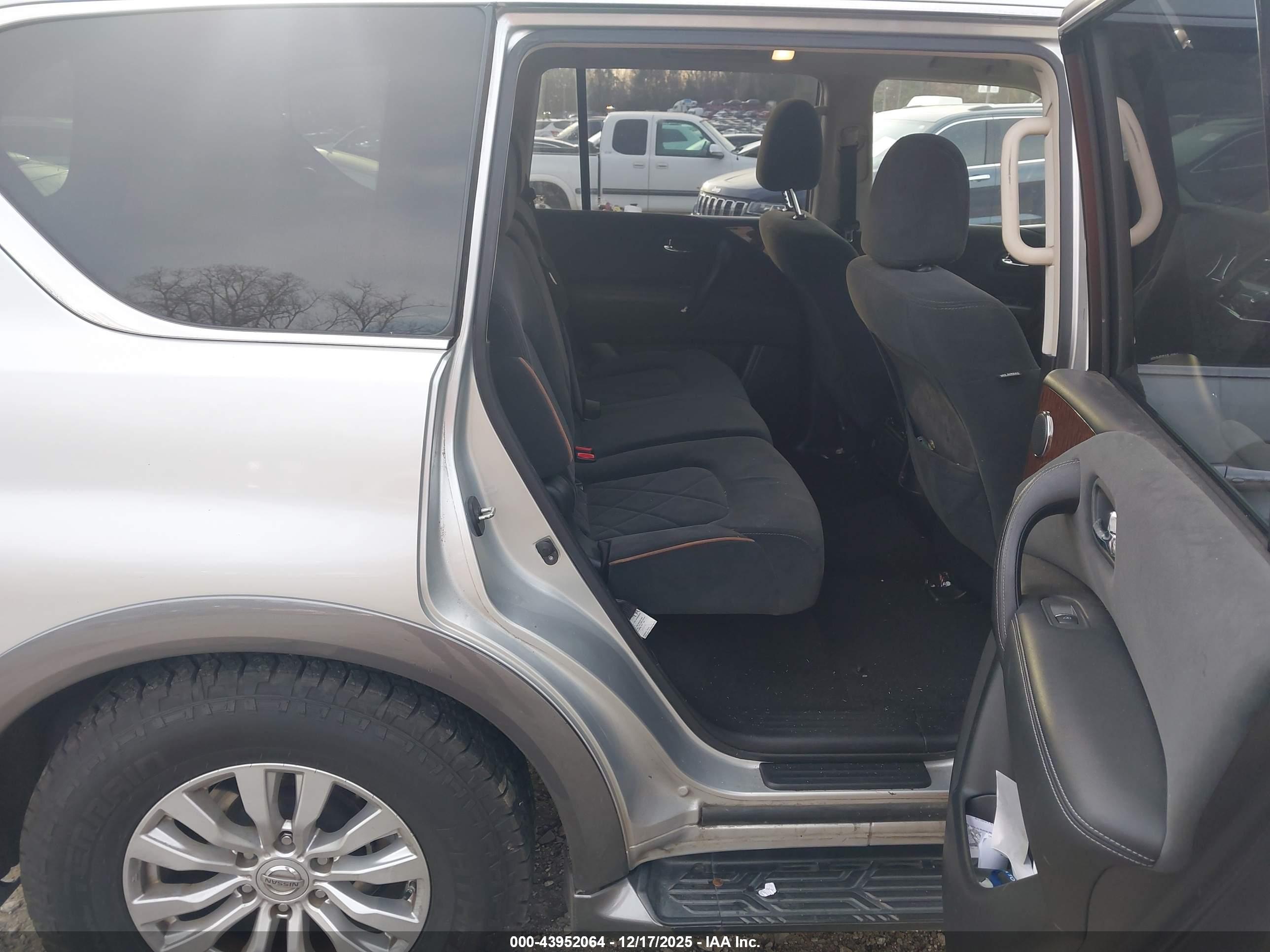 NISSAN ARMADA image 8