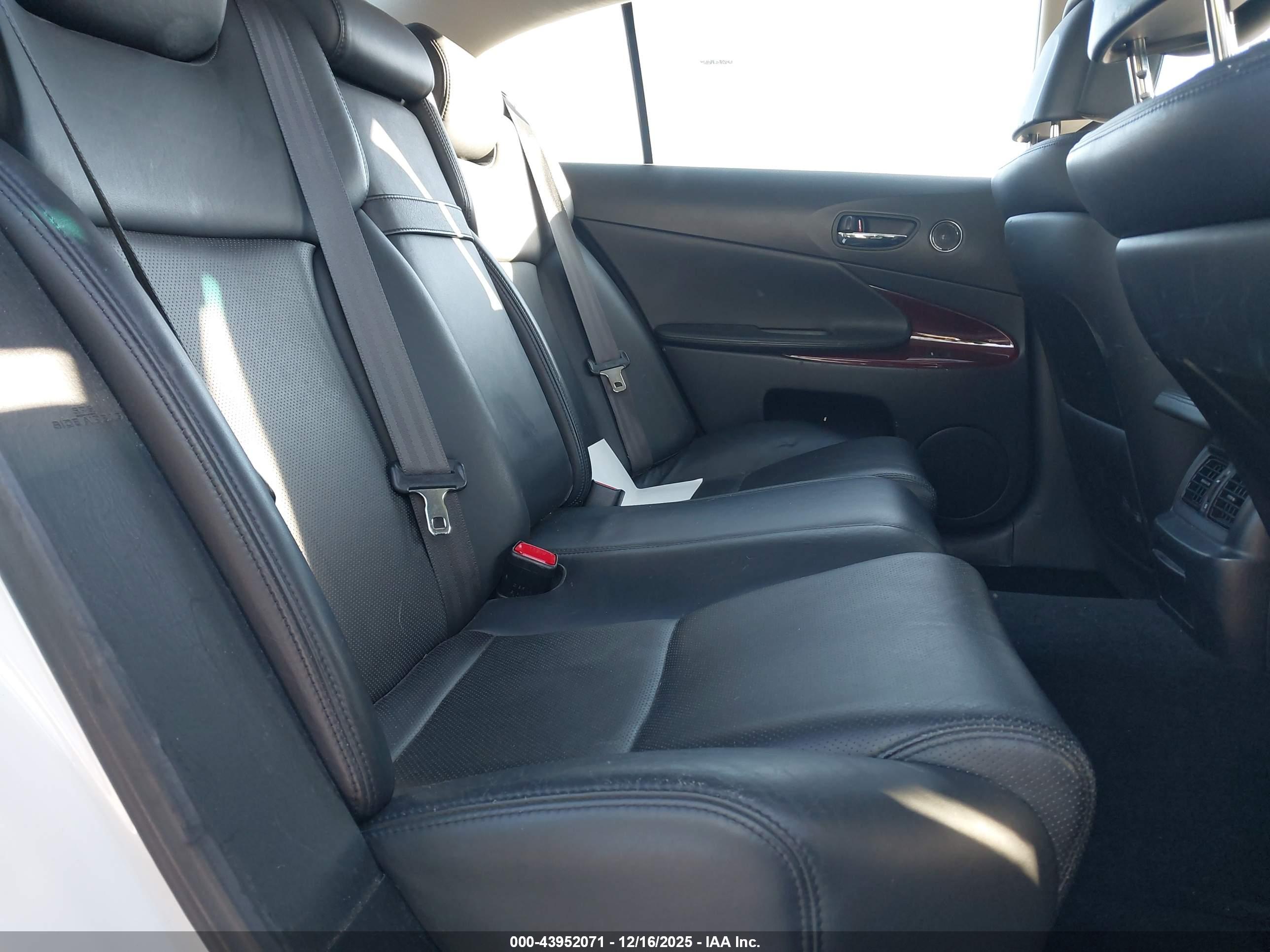 LEXUS GS image 8