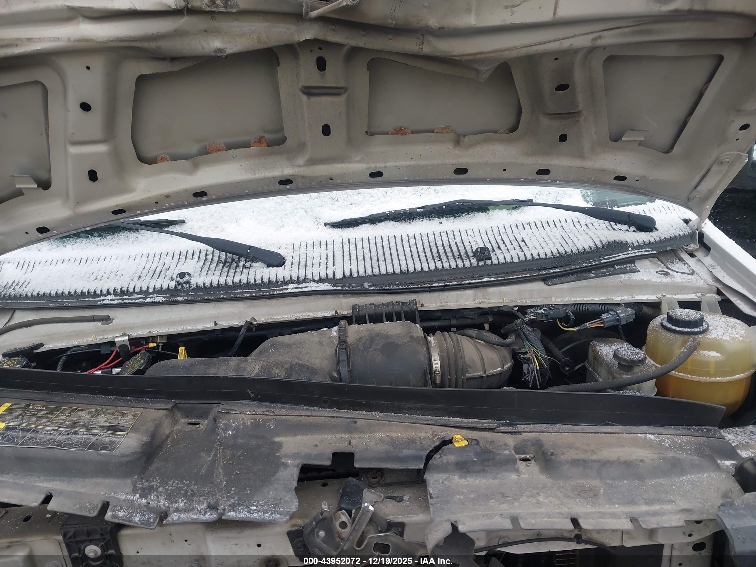 FORD E-350 image 10