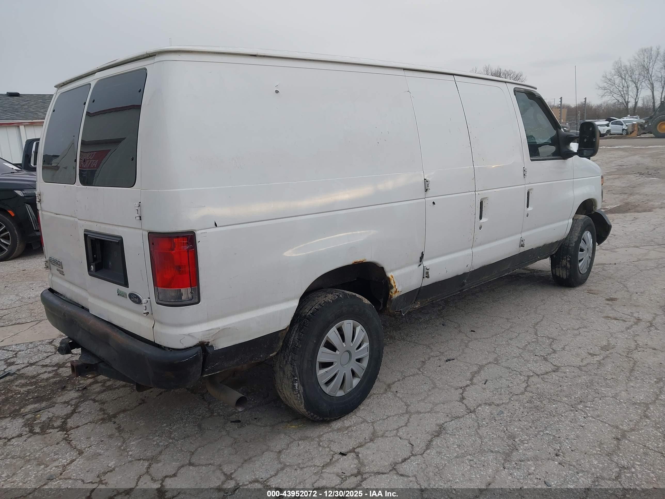 FORD E-350 image 4