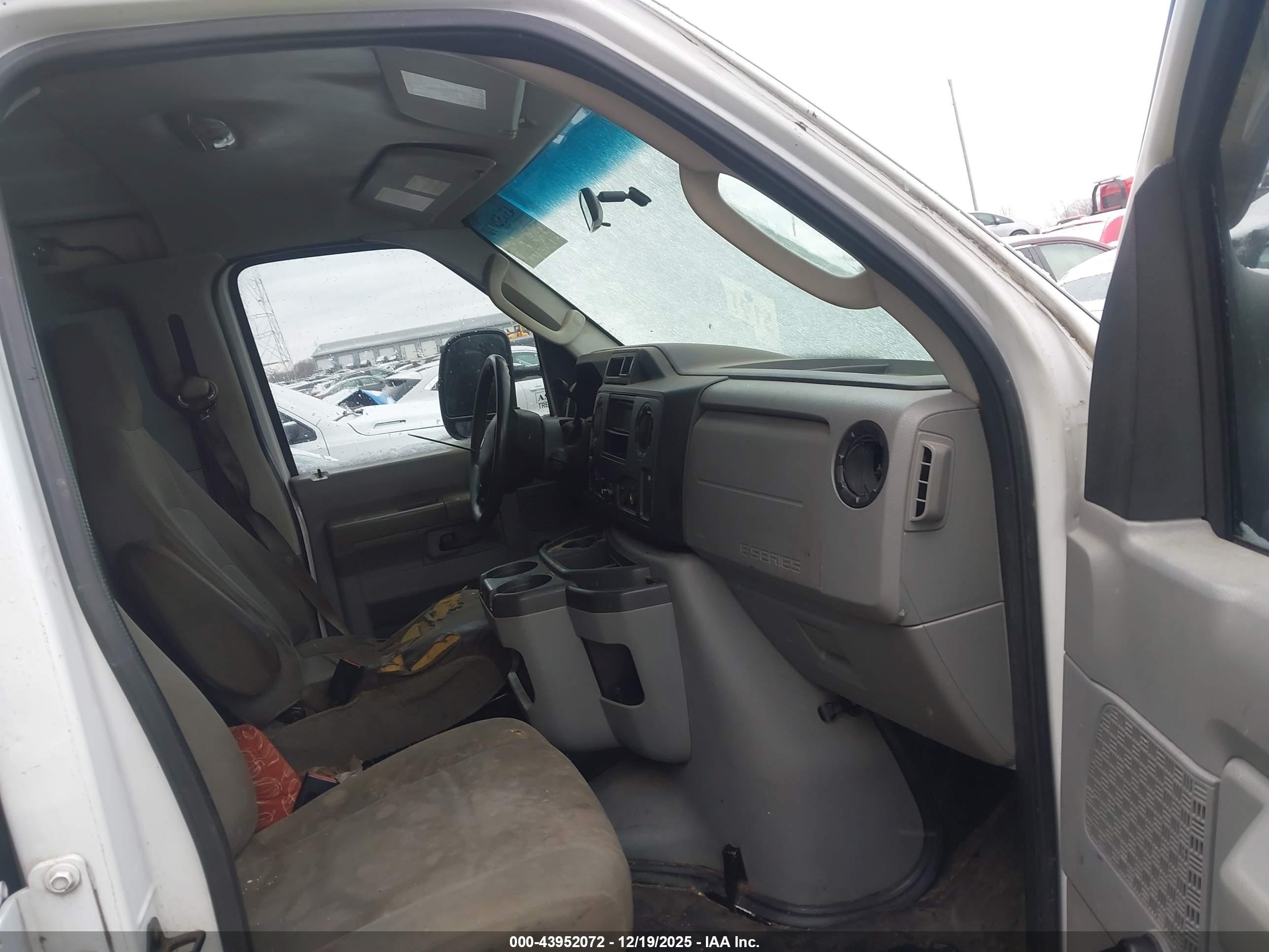 FORD E-350 image 5