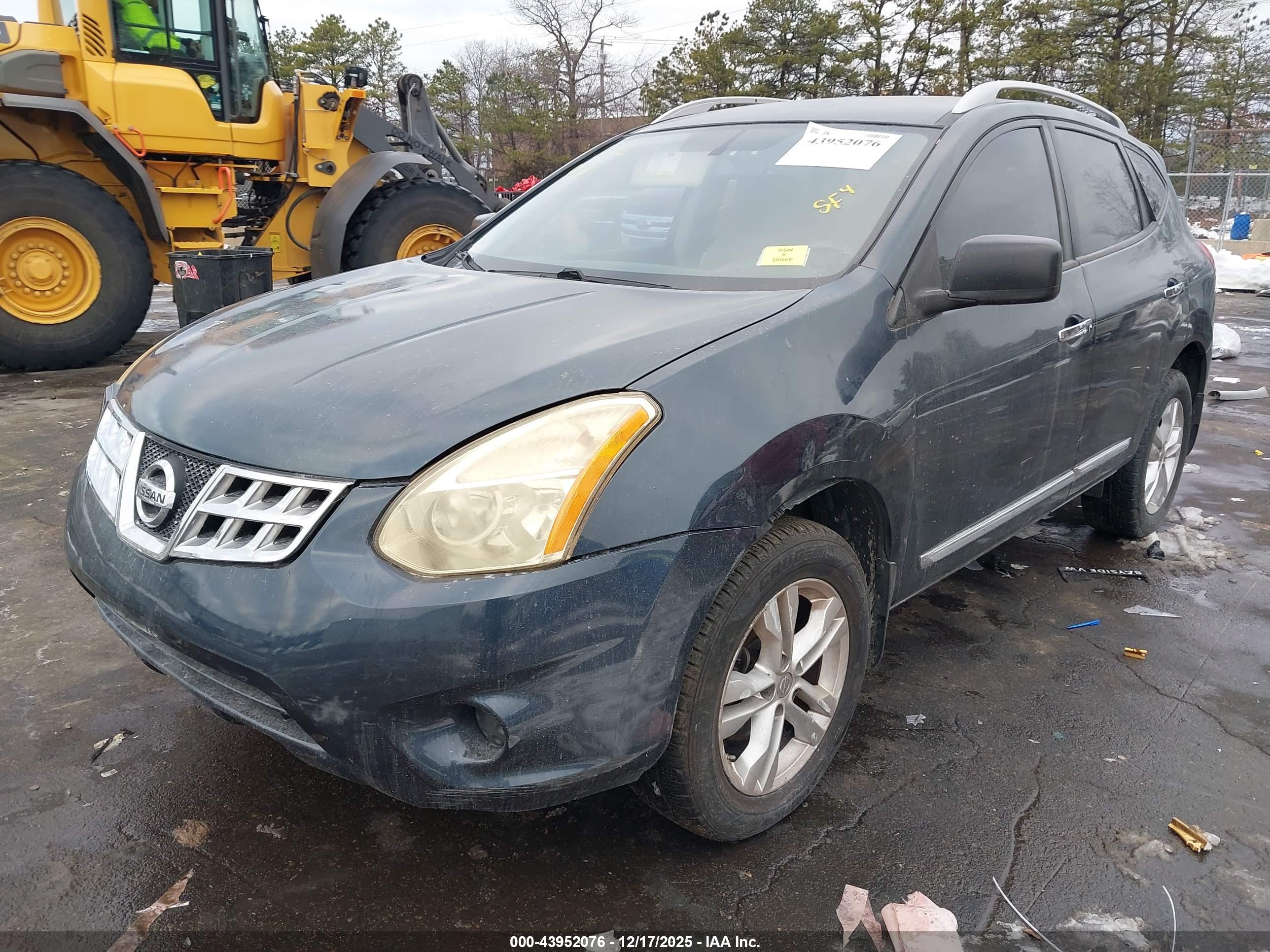 NISSAN ROGUE image 2