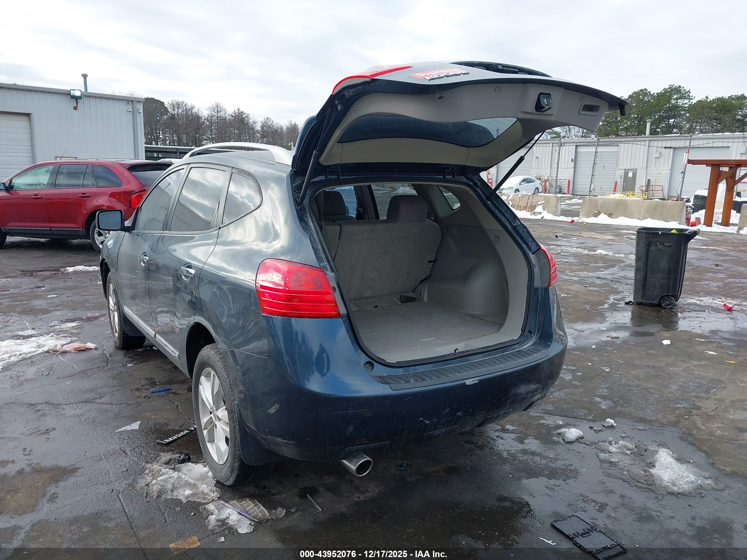 NISSAN ROGUE image 3