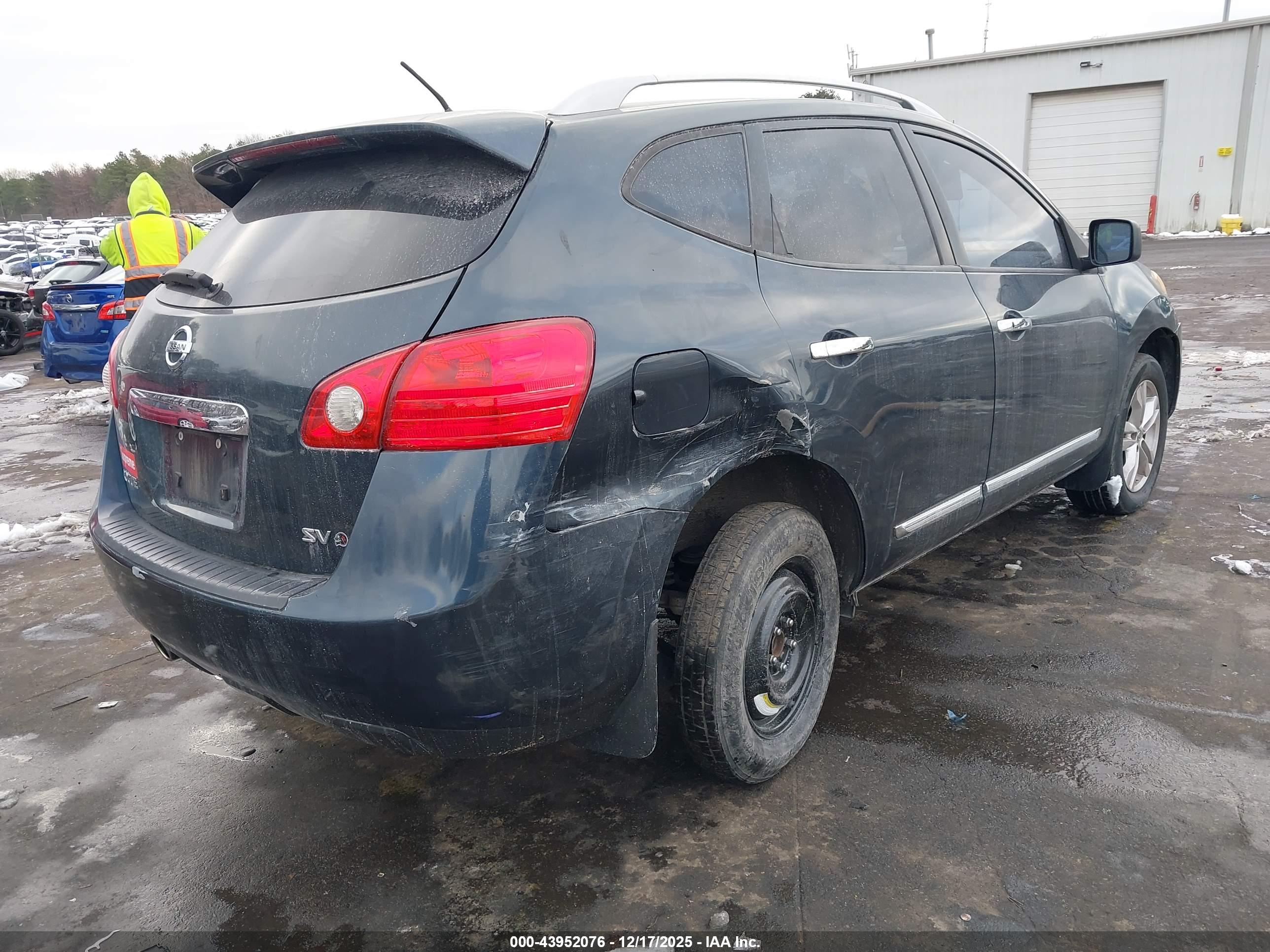 NISSAN ROGUE image 4