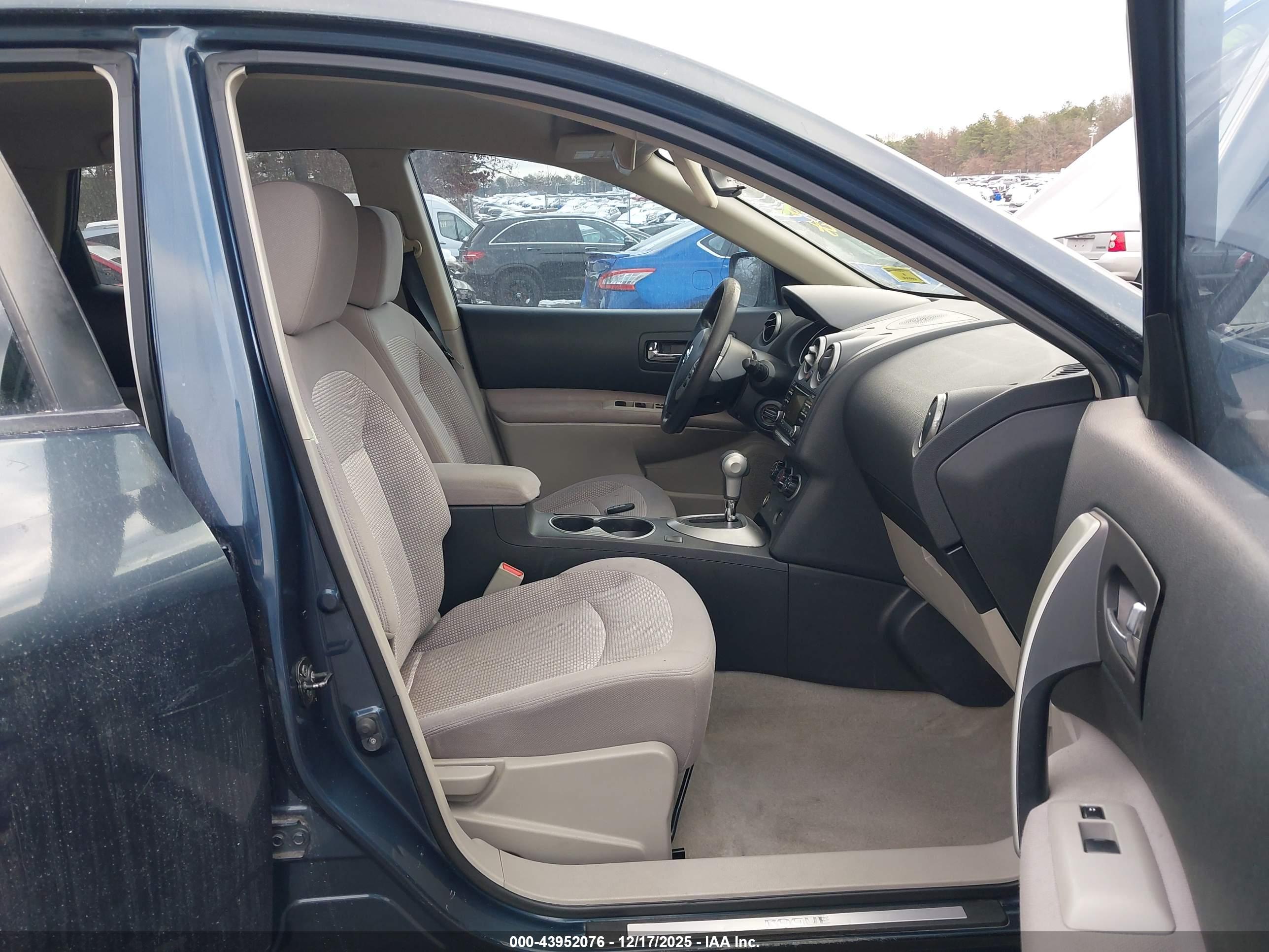 NISSAN ROGUE image 5