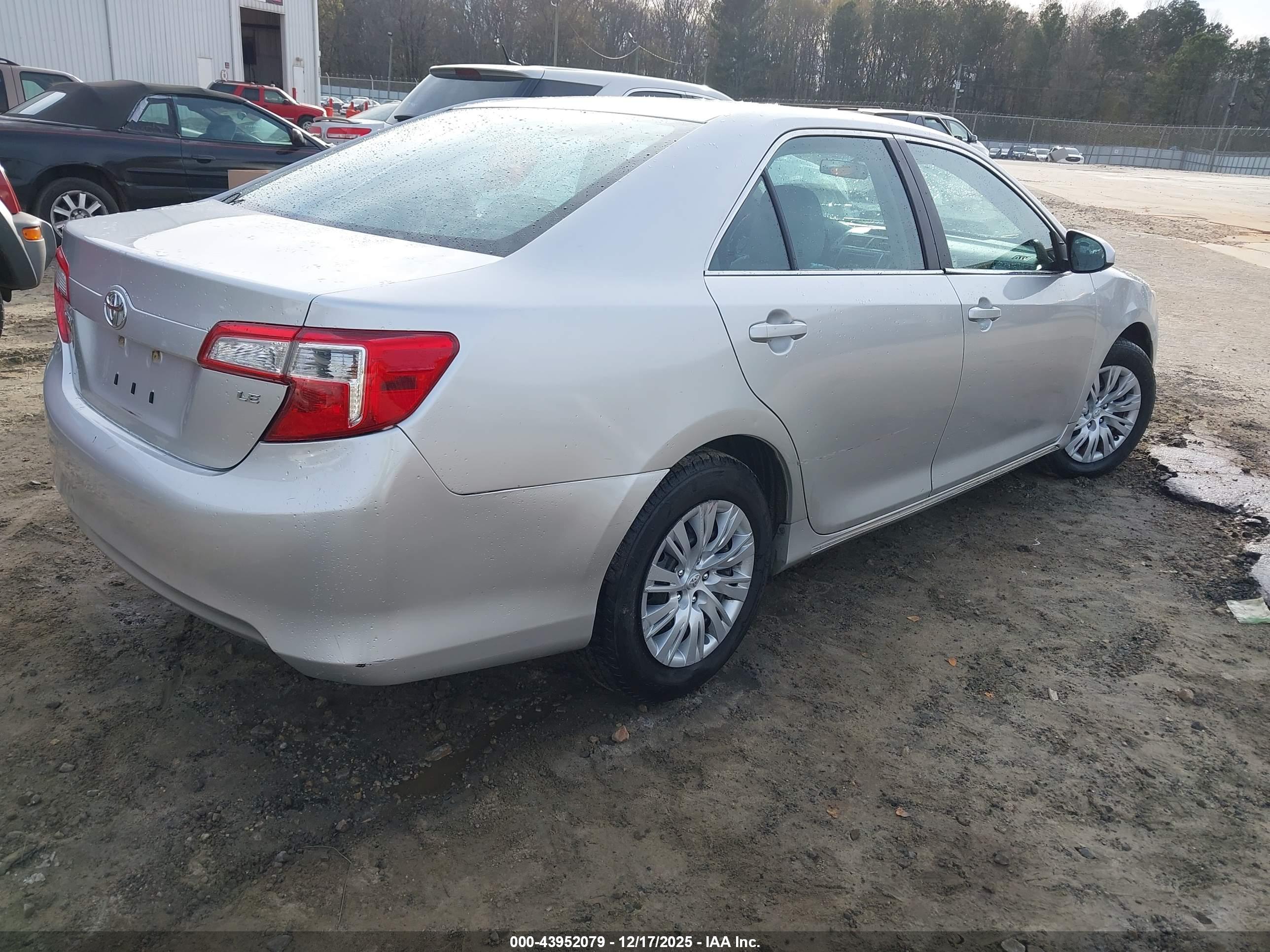 TOYOTA CAMRY image 4