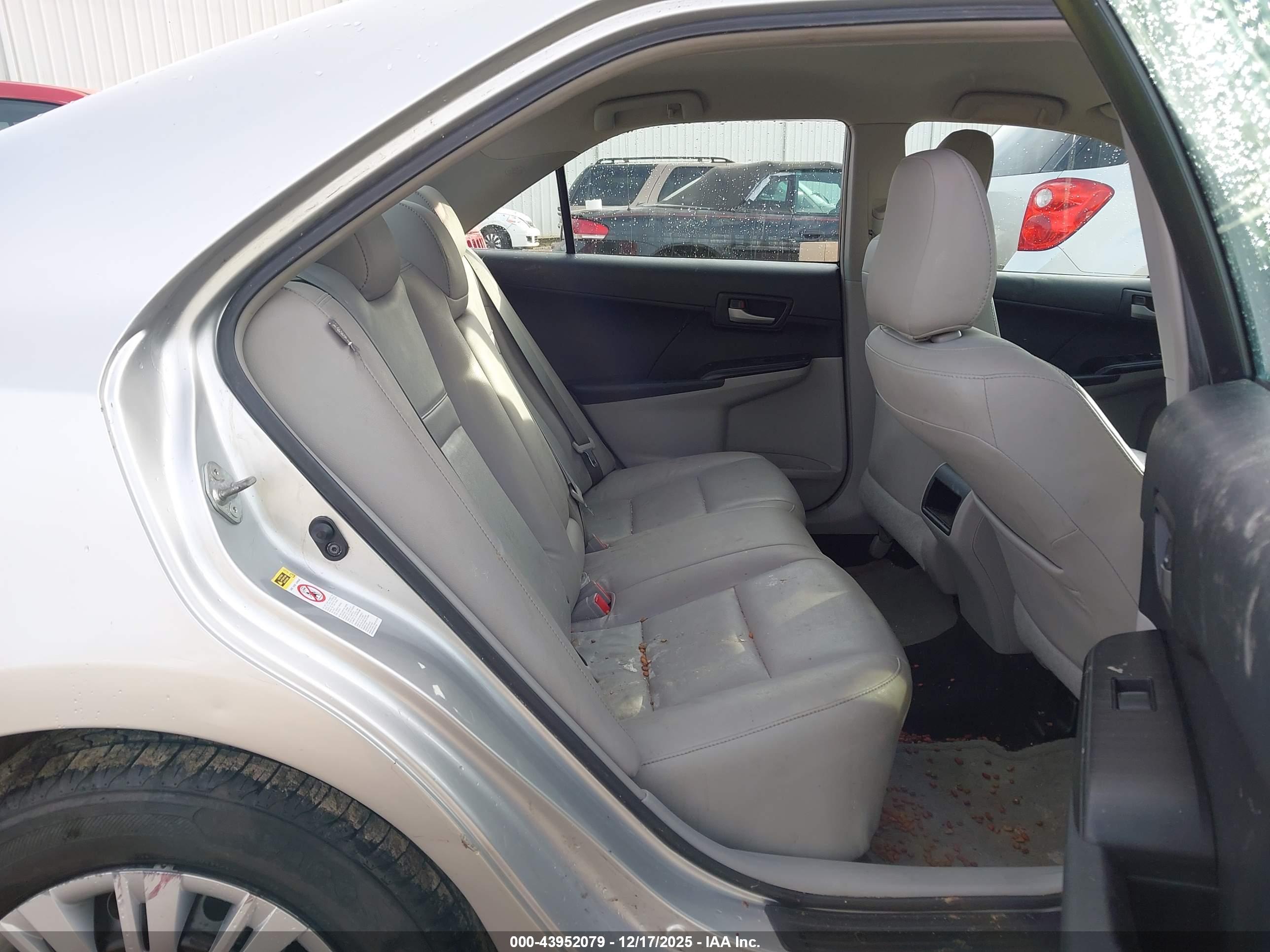 TOYOTA CAMRY image 8