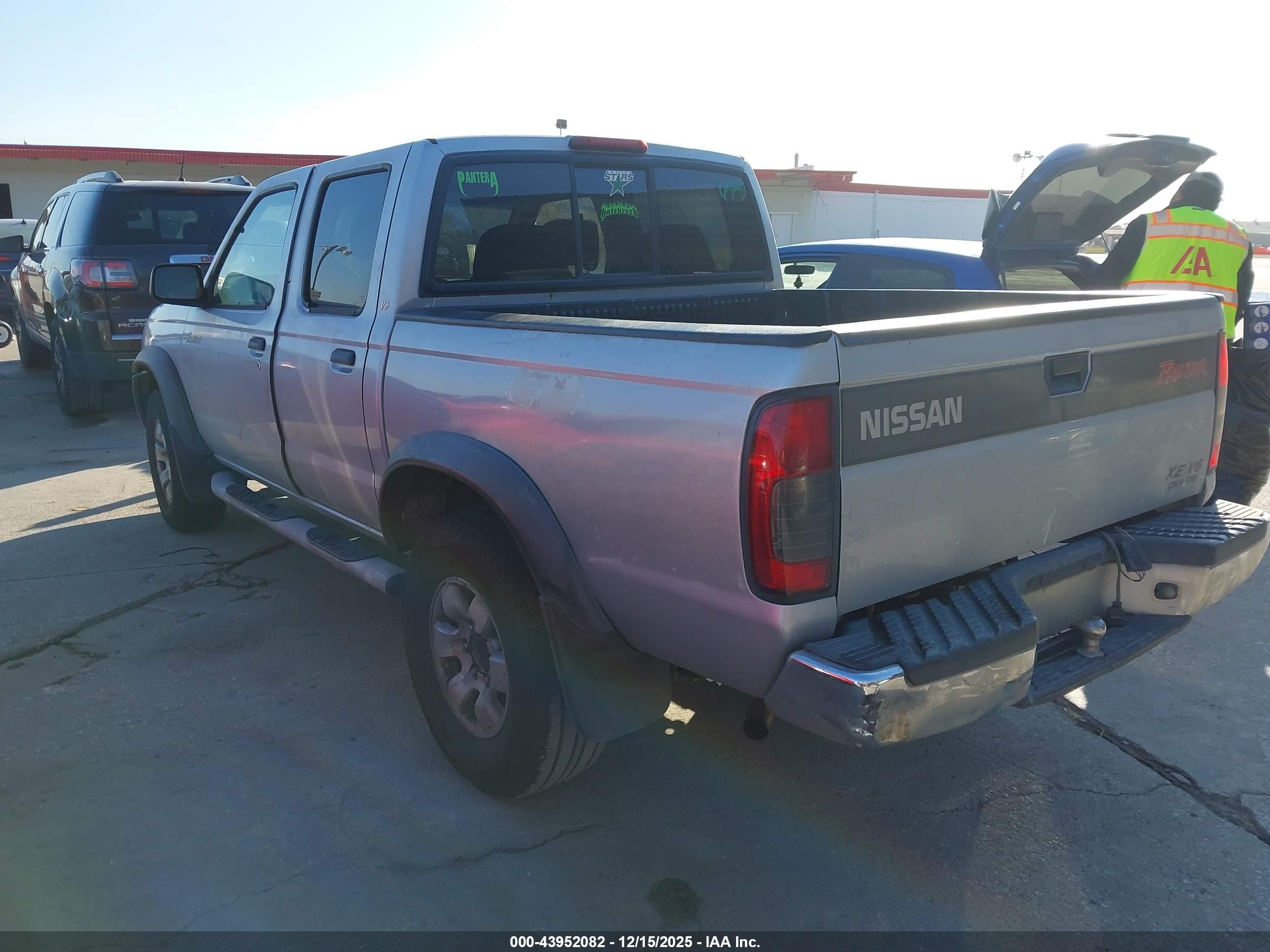 NISSAN FRONTIER image 3