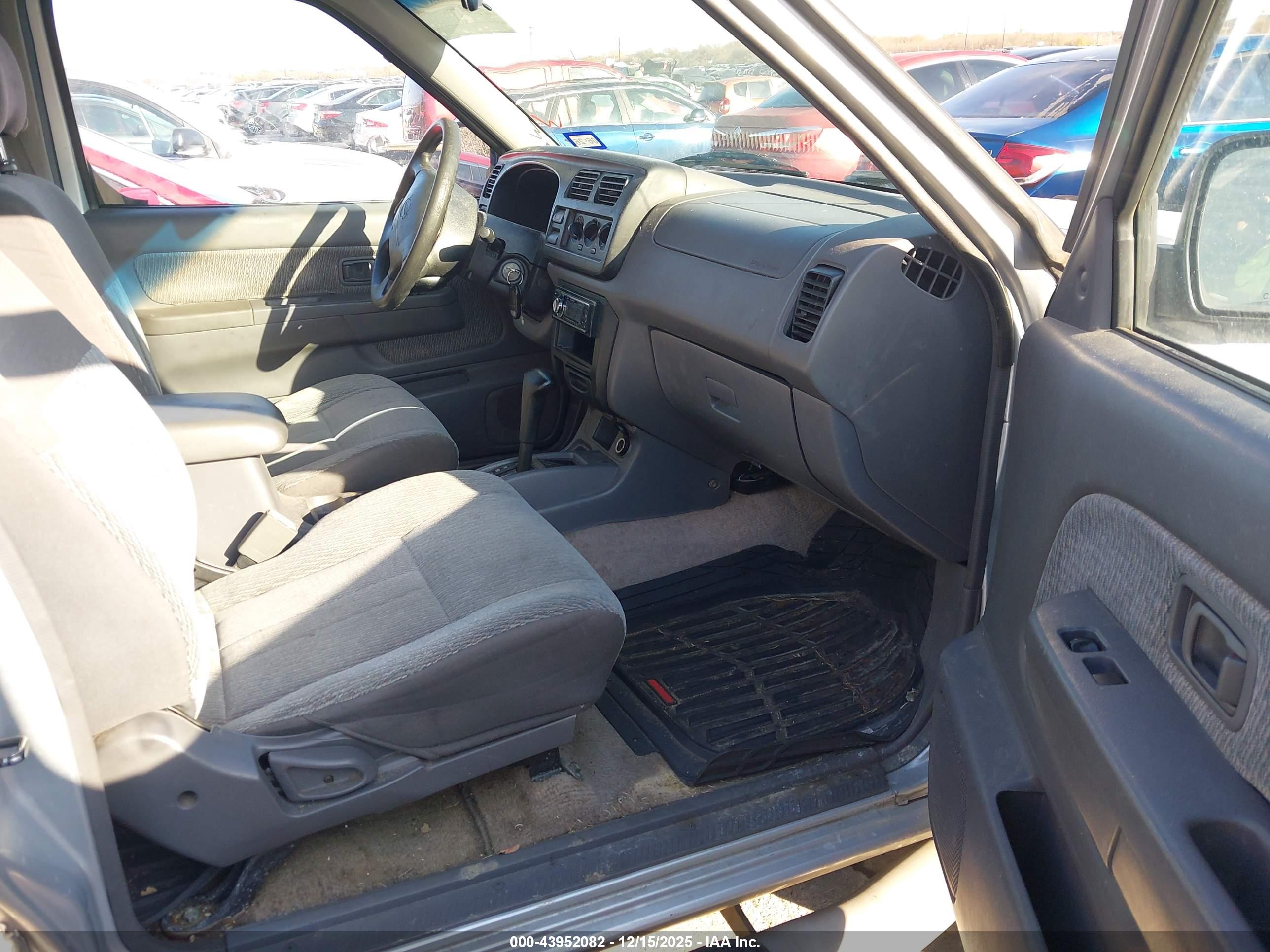 NISSAN FRONTIER image 5