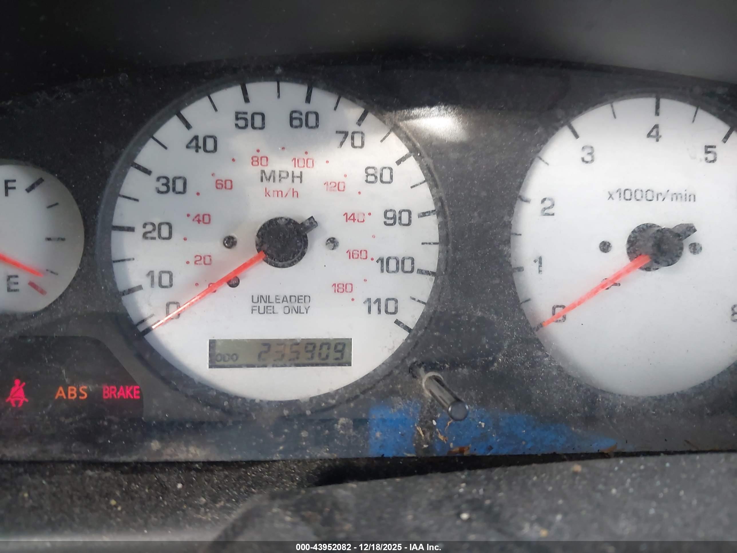 NISSAN FRONTIER image 7