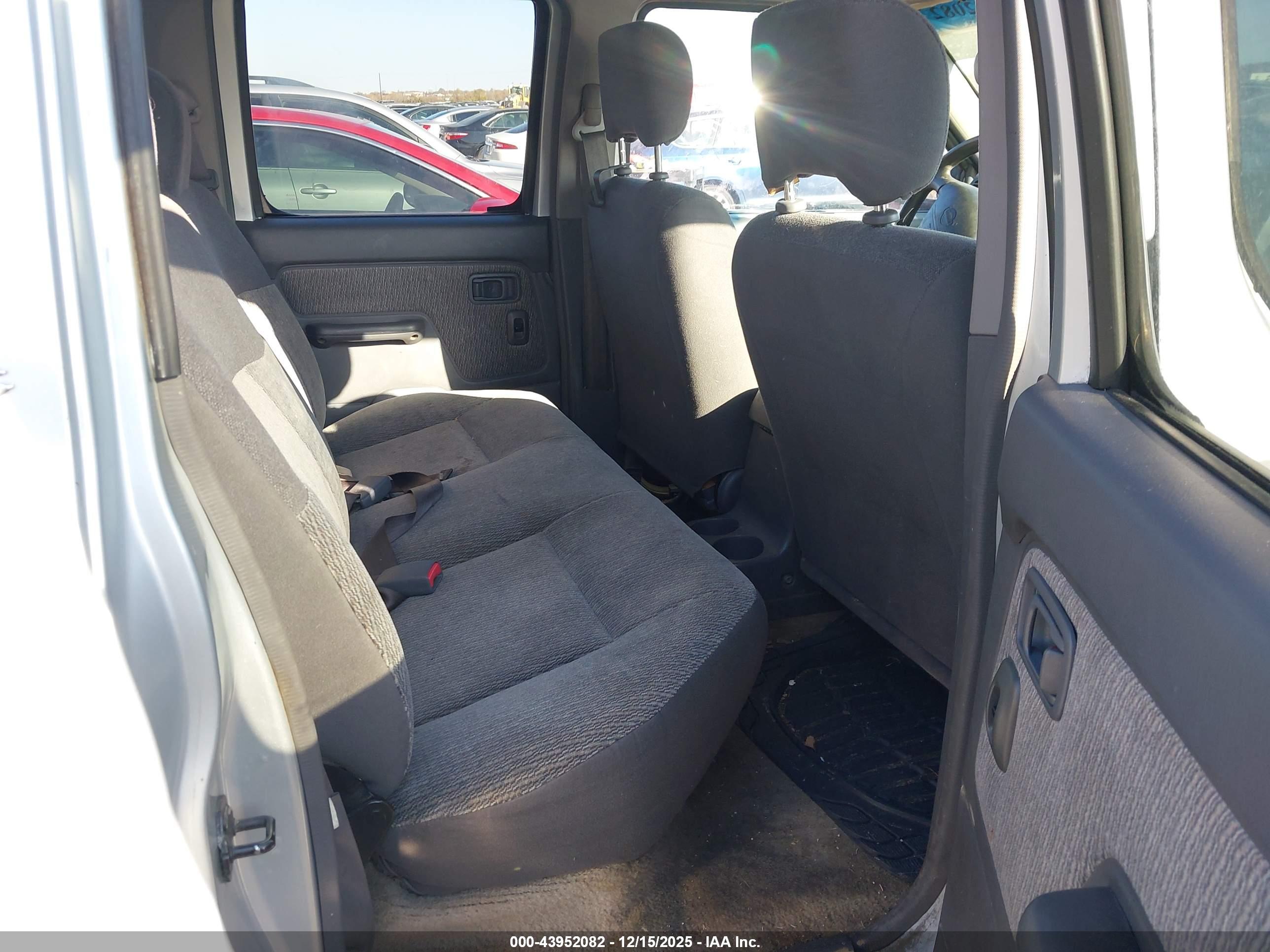 NISSAN FRONTIER image 8
