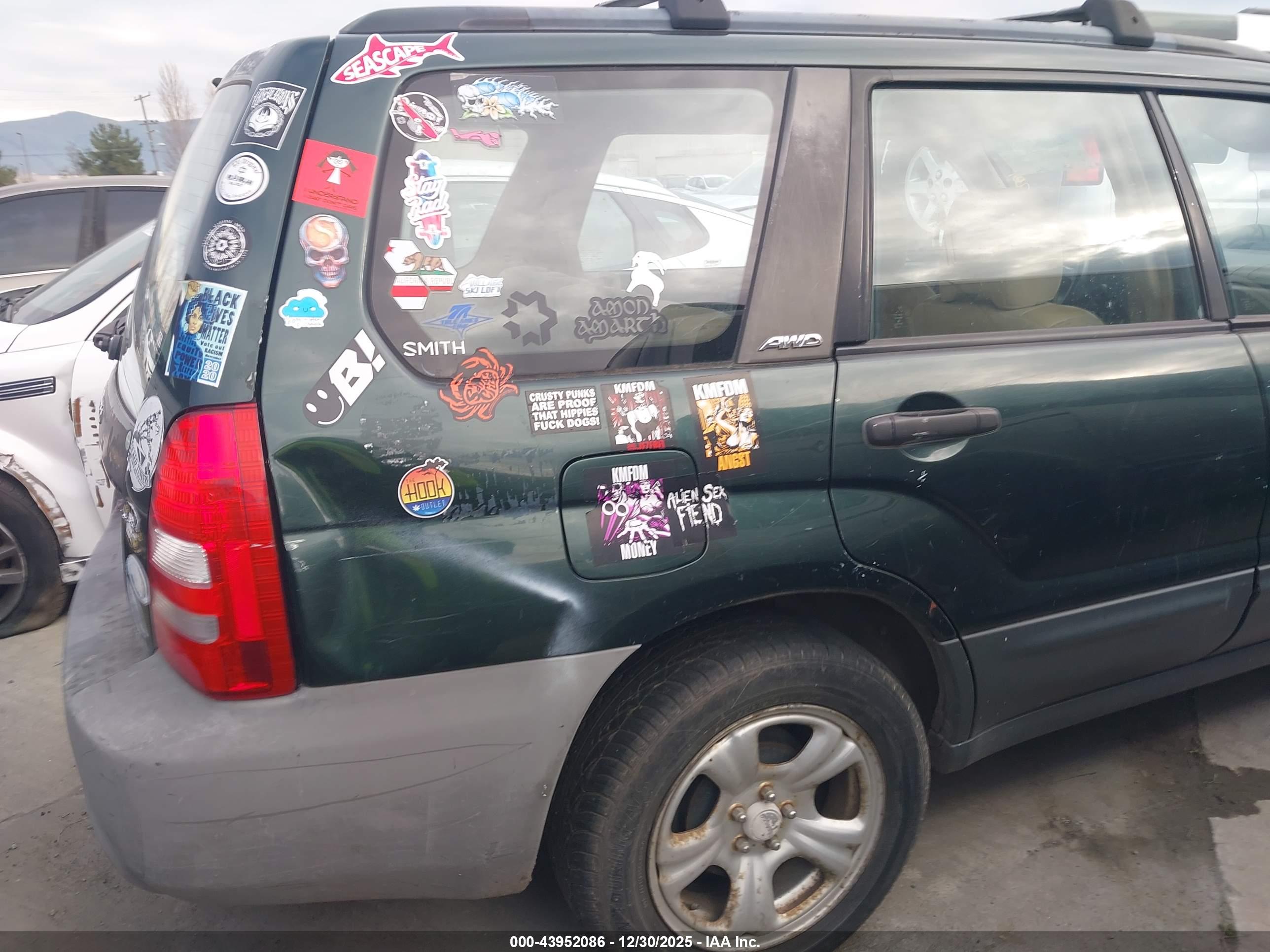 SUBARU FORESTER image 6