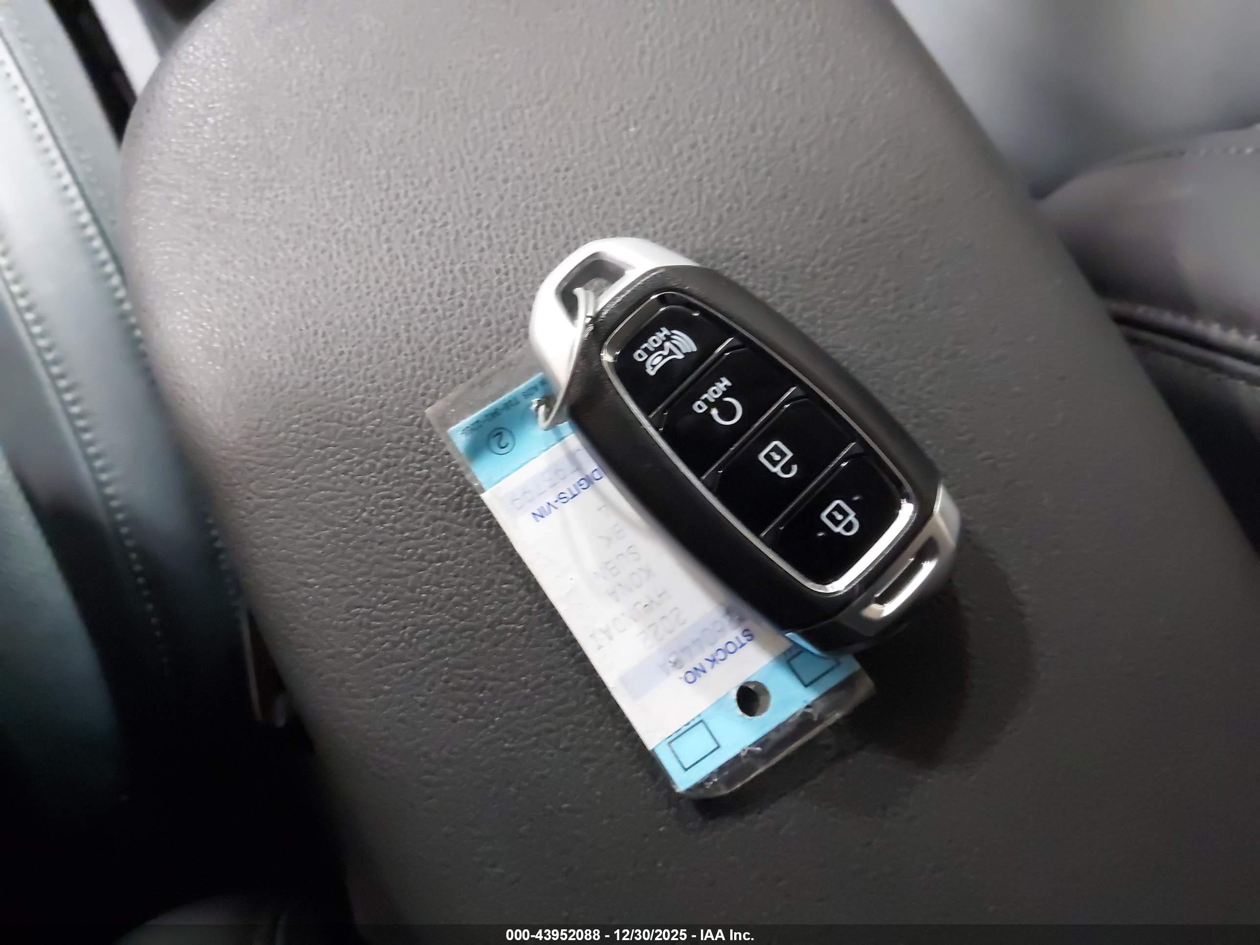 HYUNDAI KONA image 11