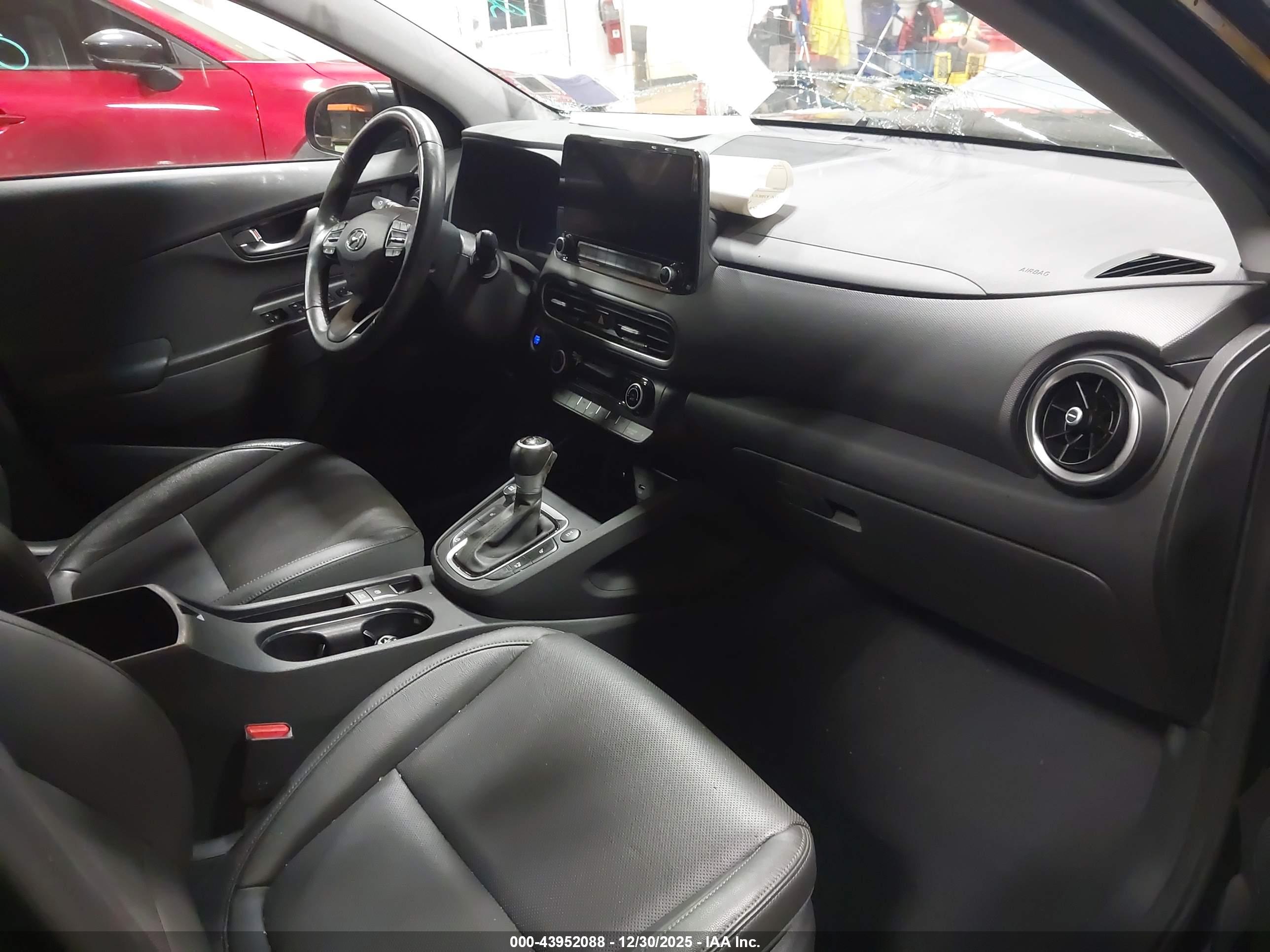 HYUNDAI KONA image 5
