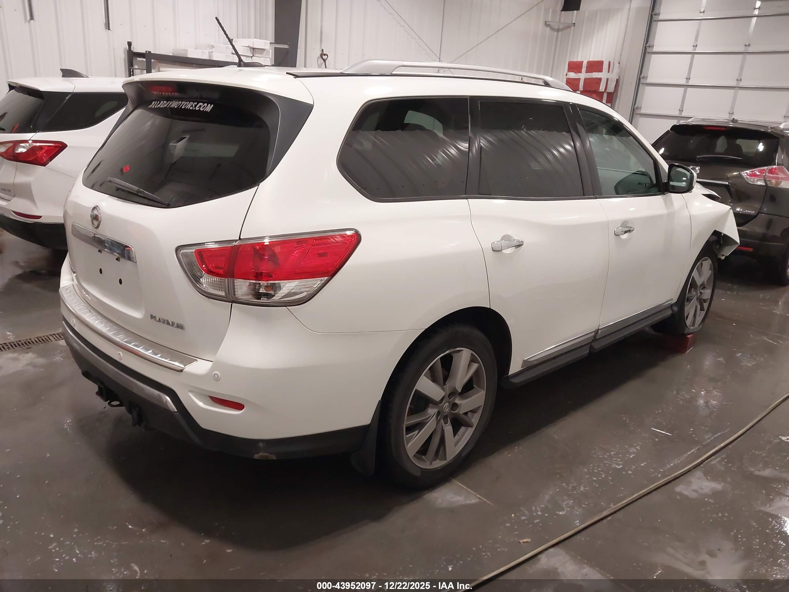 NISSAN PATHFINDER image 4
