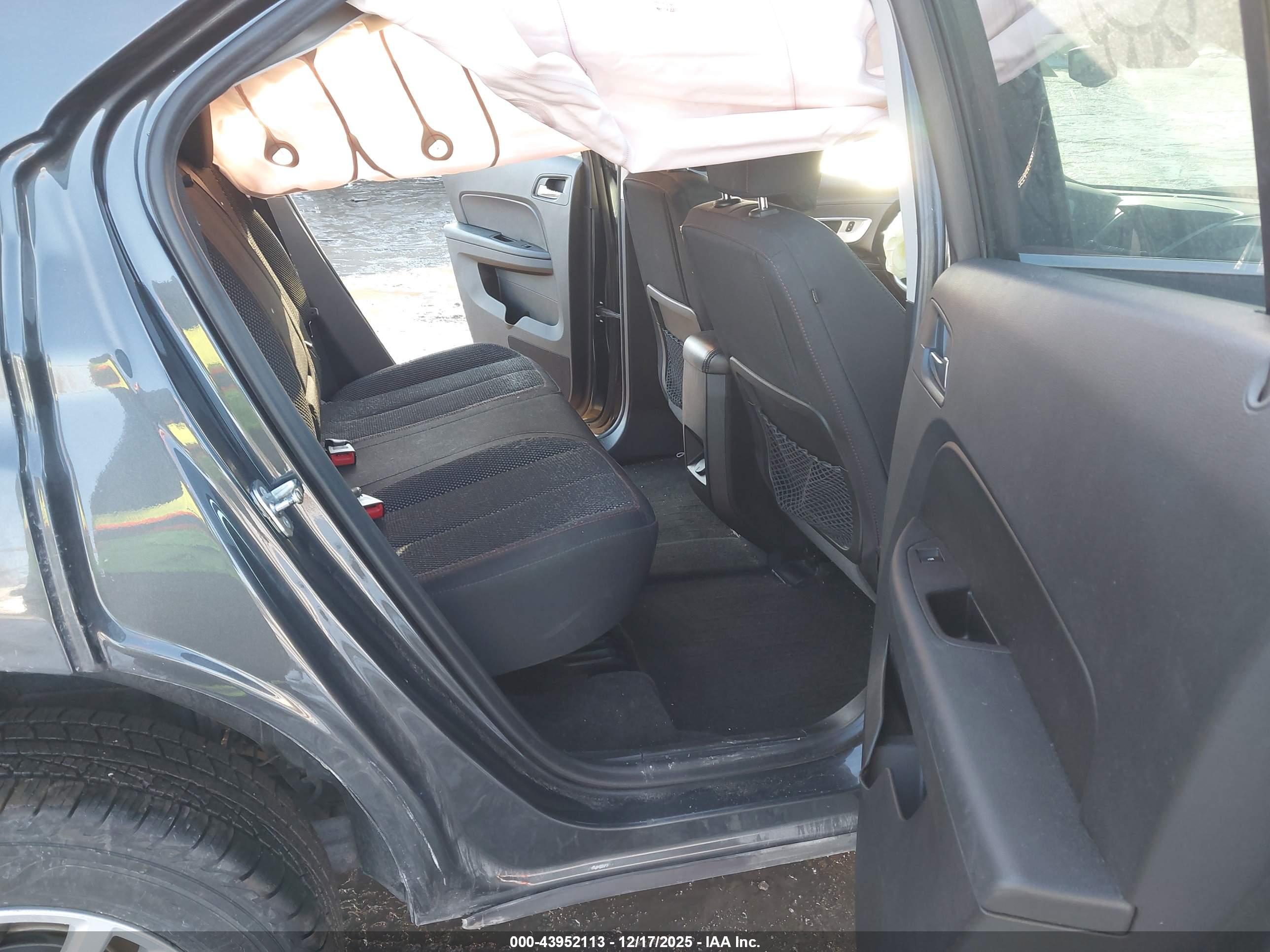 CHEVROLET EQUINOX image 8