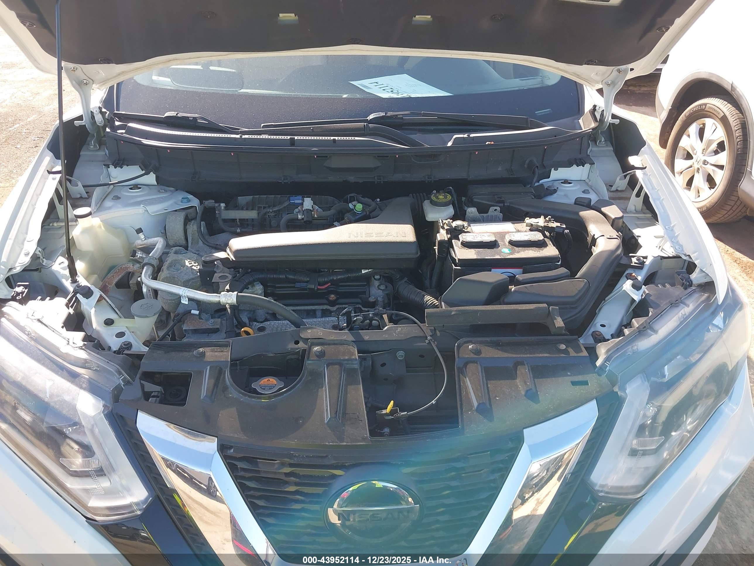 NISSAN ROGUE image 10