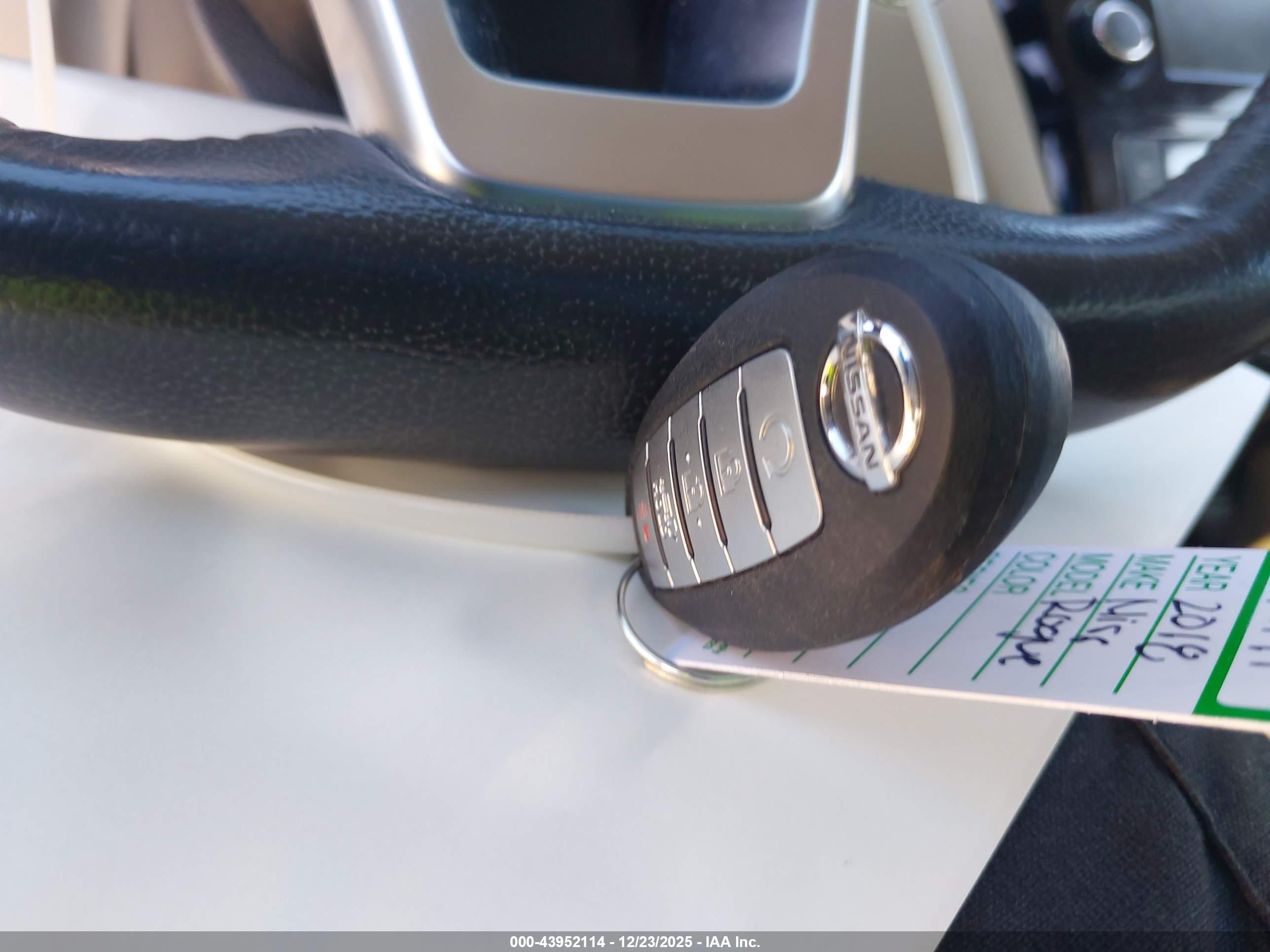 NISSAN ROGUE image 11