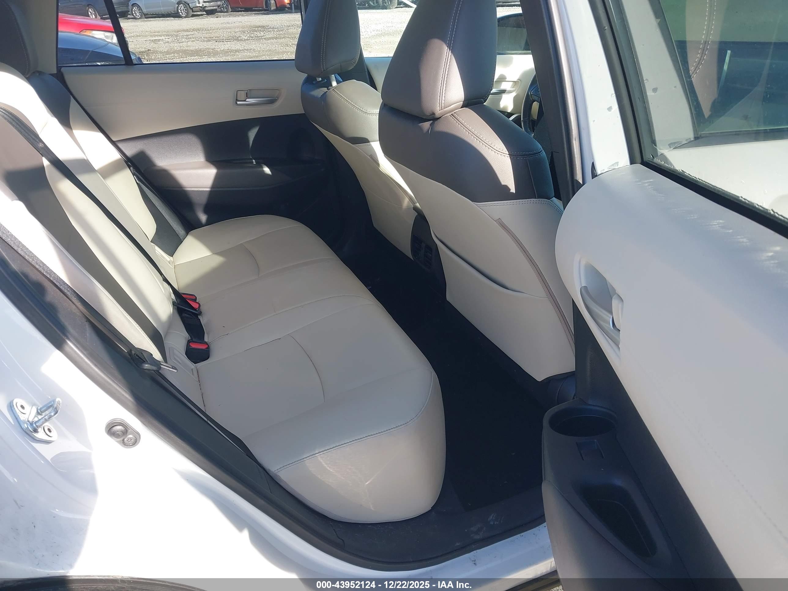 TOYOTA COROLLA image 8