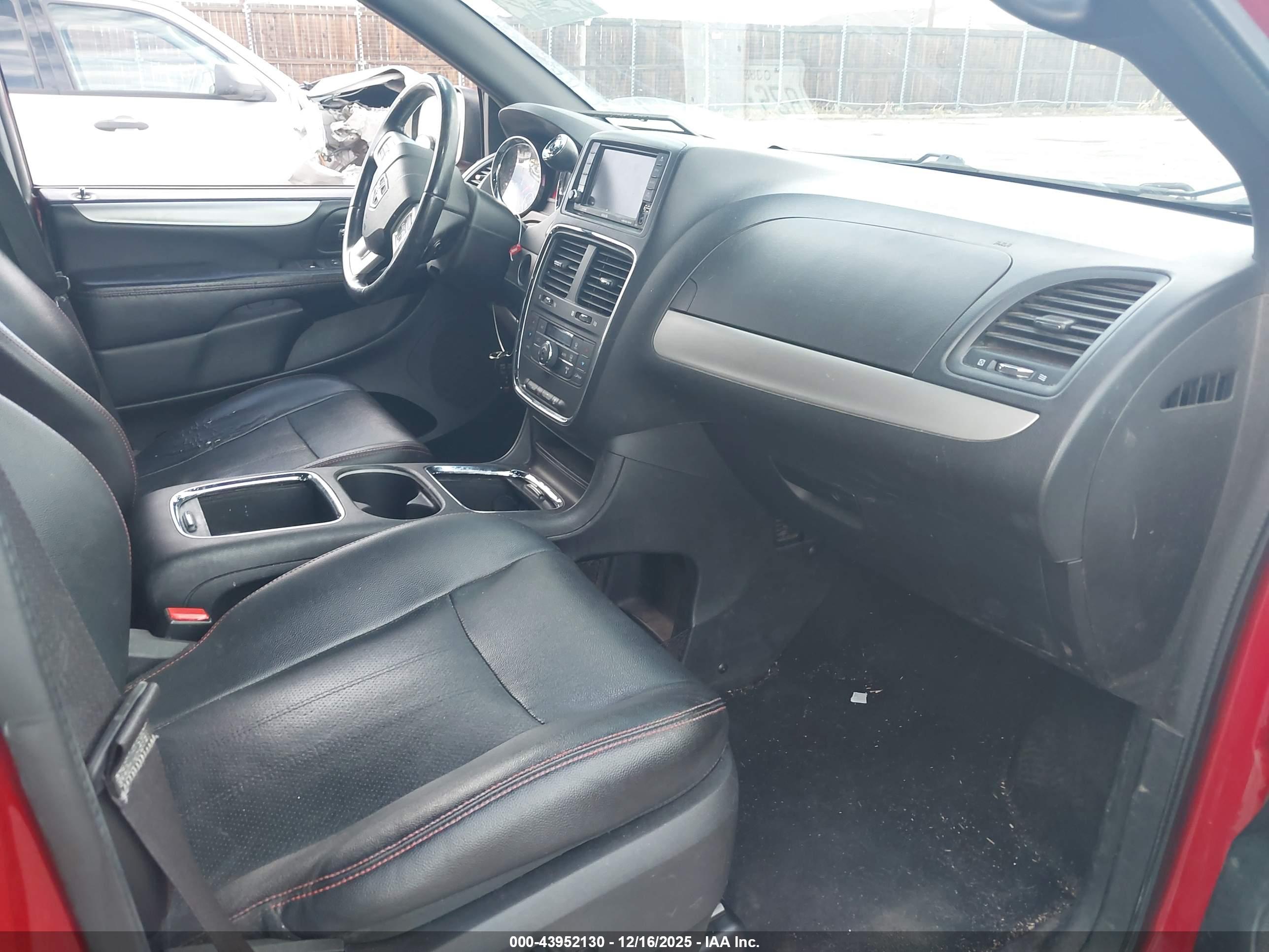 DODGE GRAND image 5