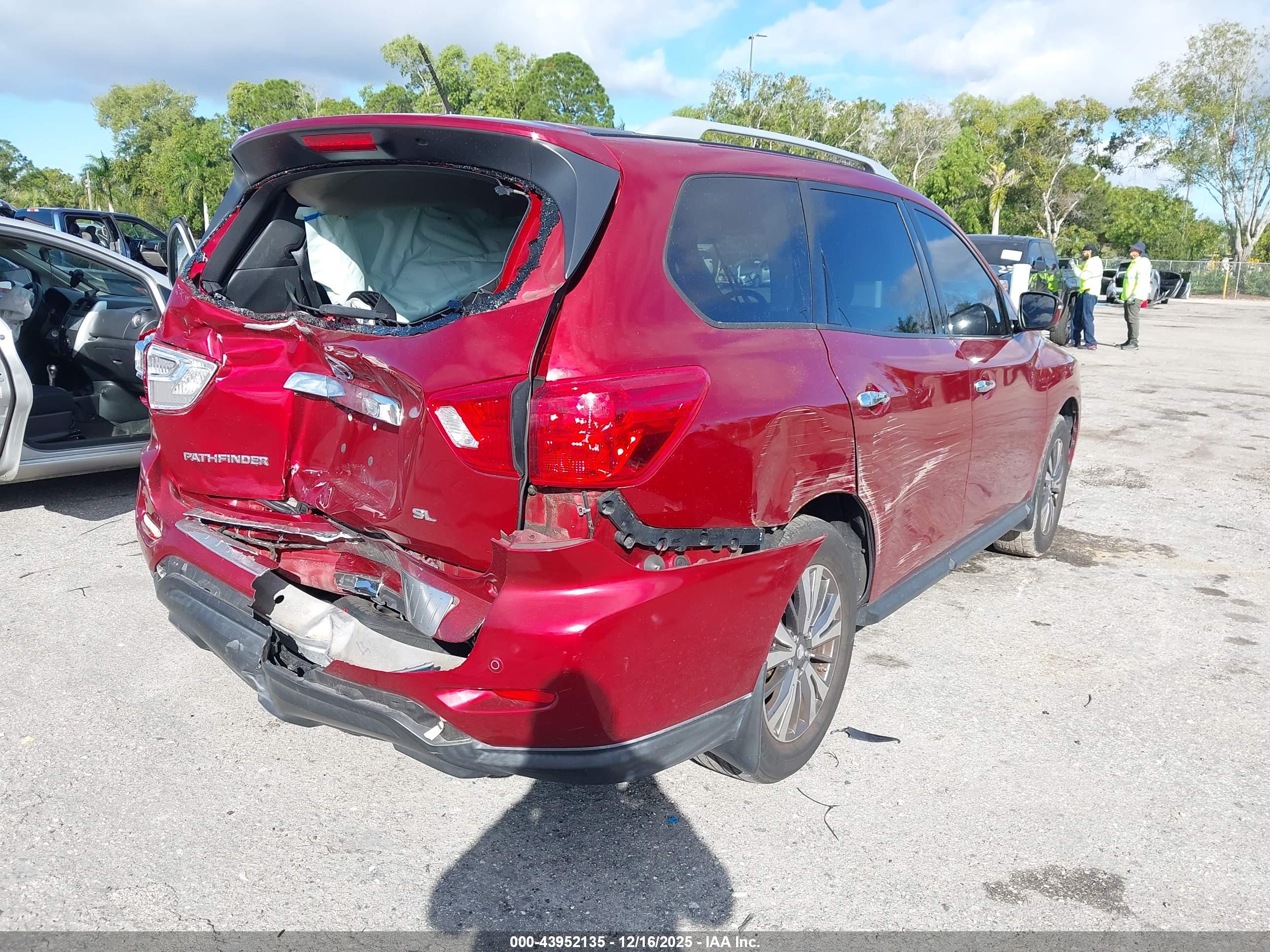 NISSAN PATHFINDER image 4