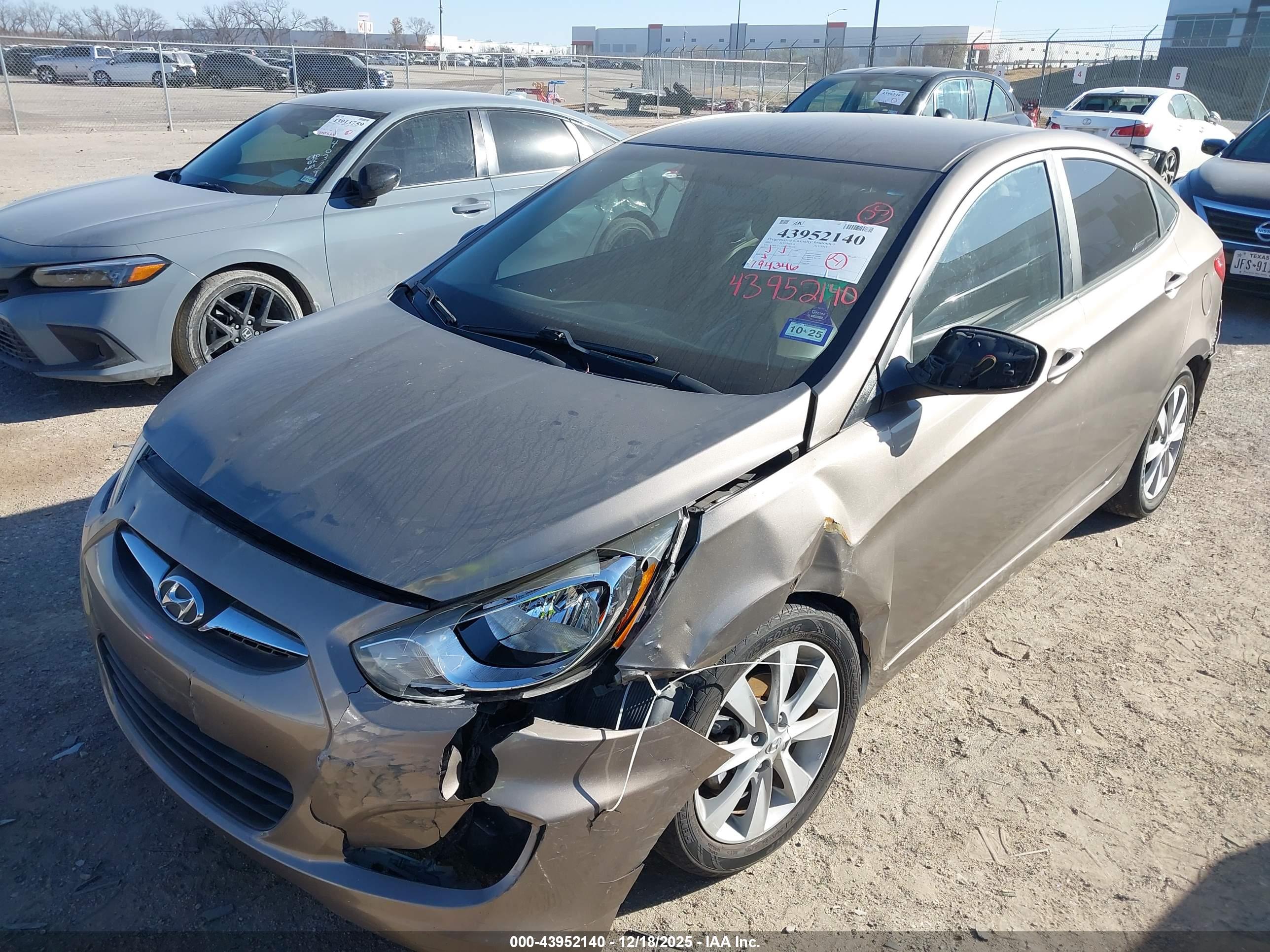 HYUNDAI ACCENT image 2