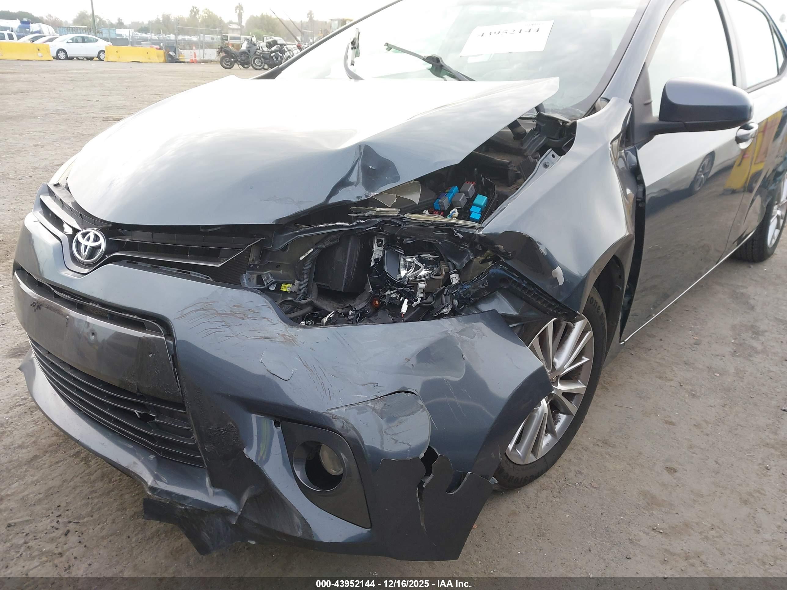 TOYOTA COROLLA image 6