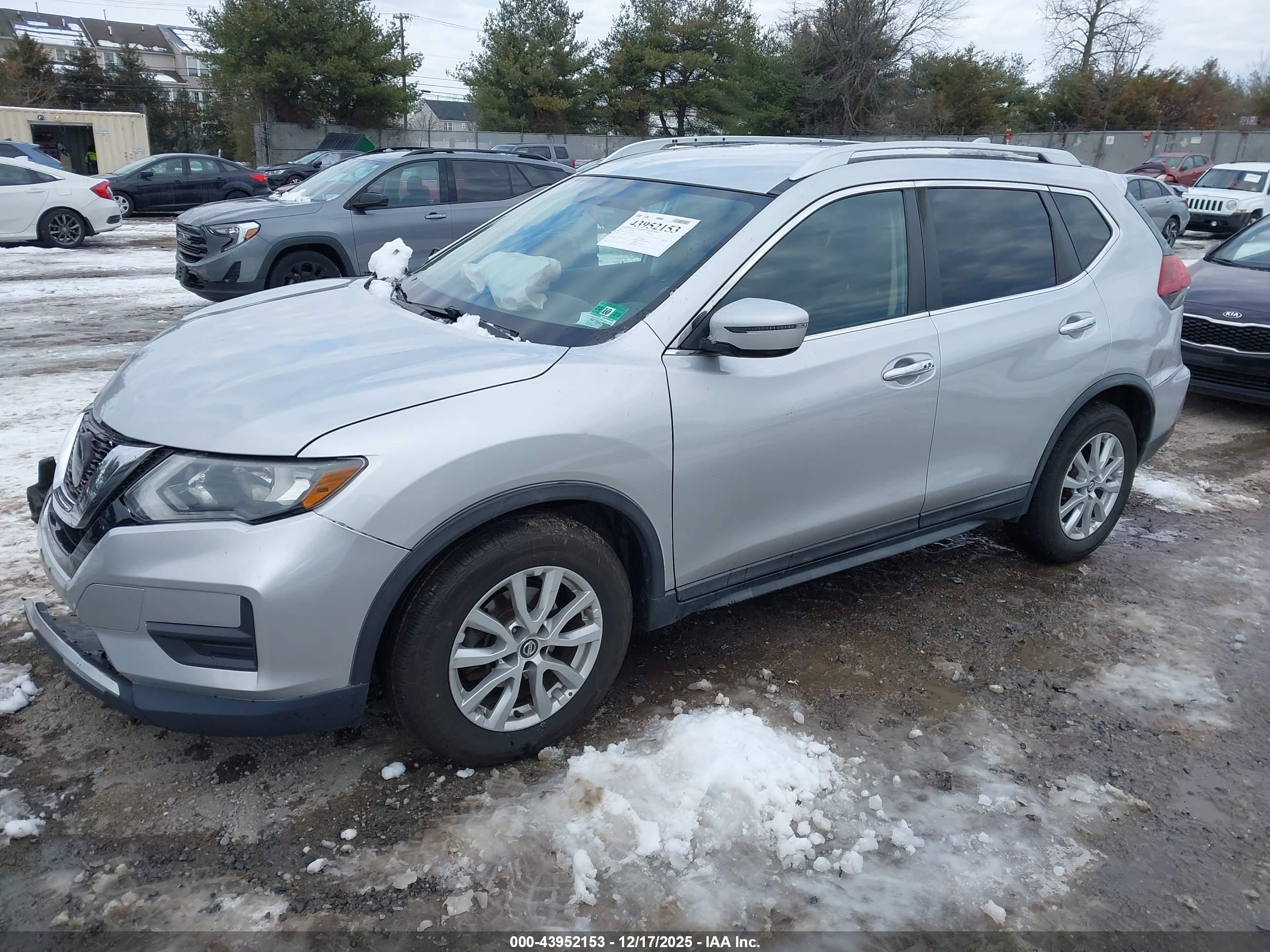 NISSAN ROGUE image 2