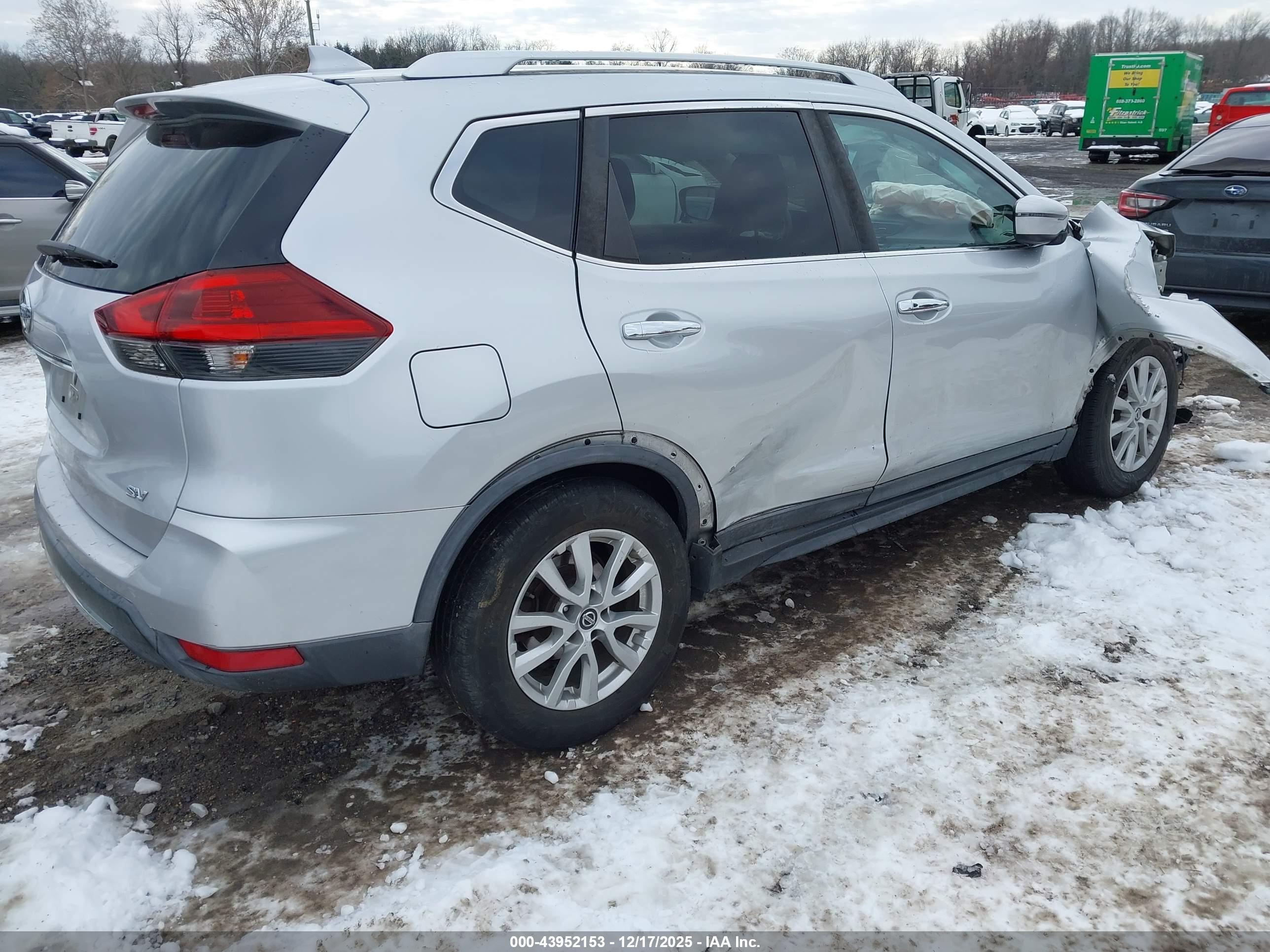NISSAN ROGUE image 4