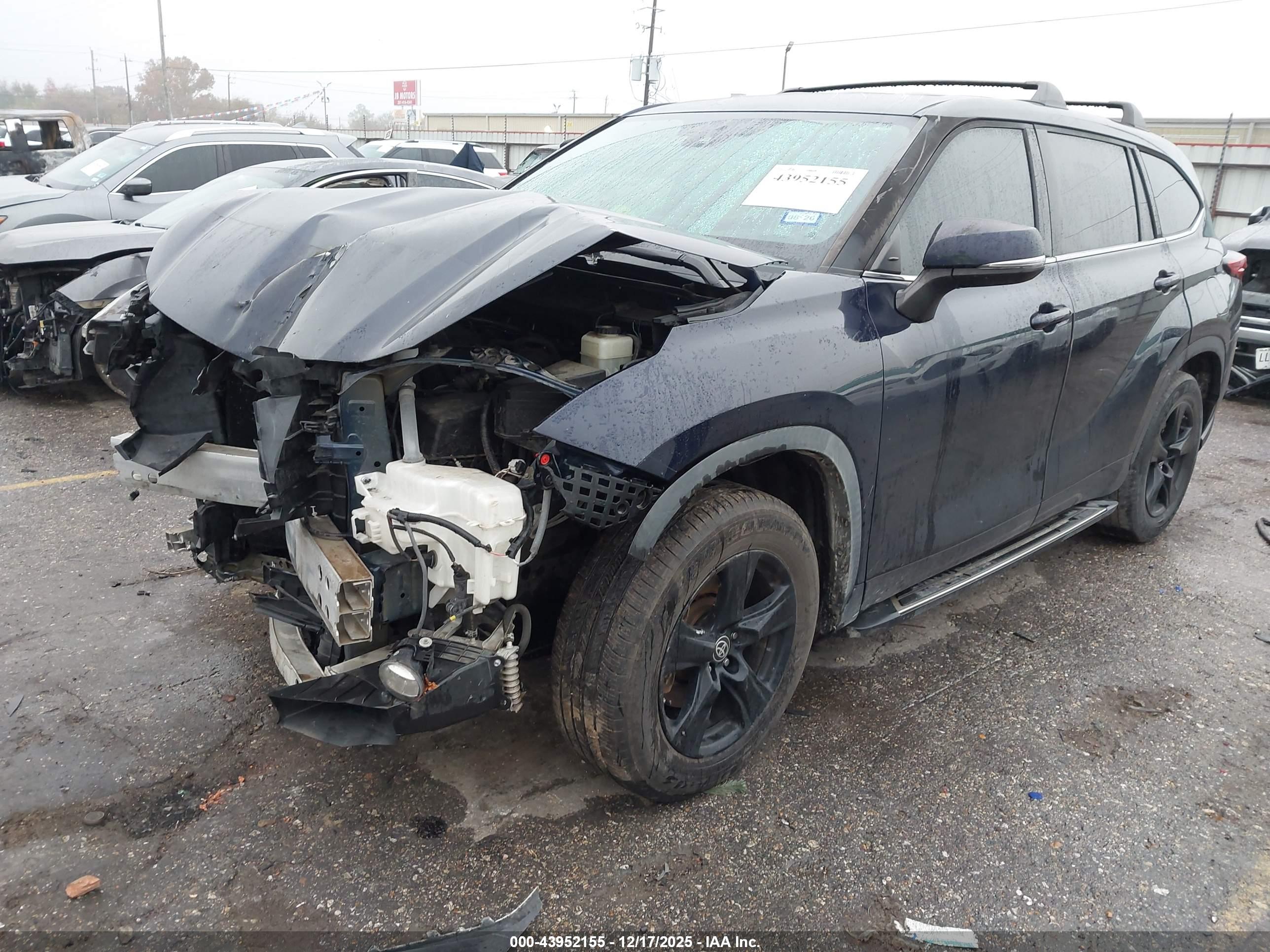 TOYOTA HIGHLANDER image 2