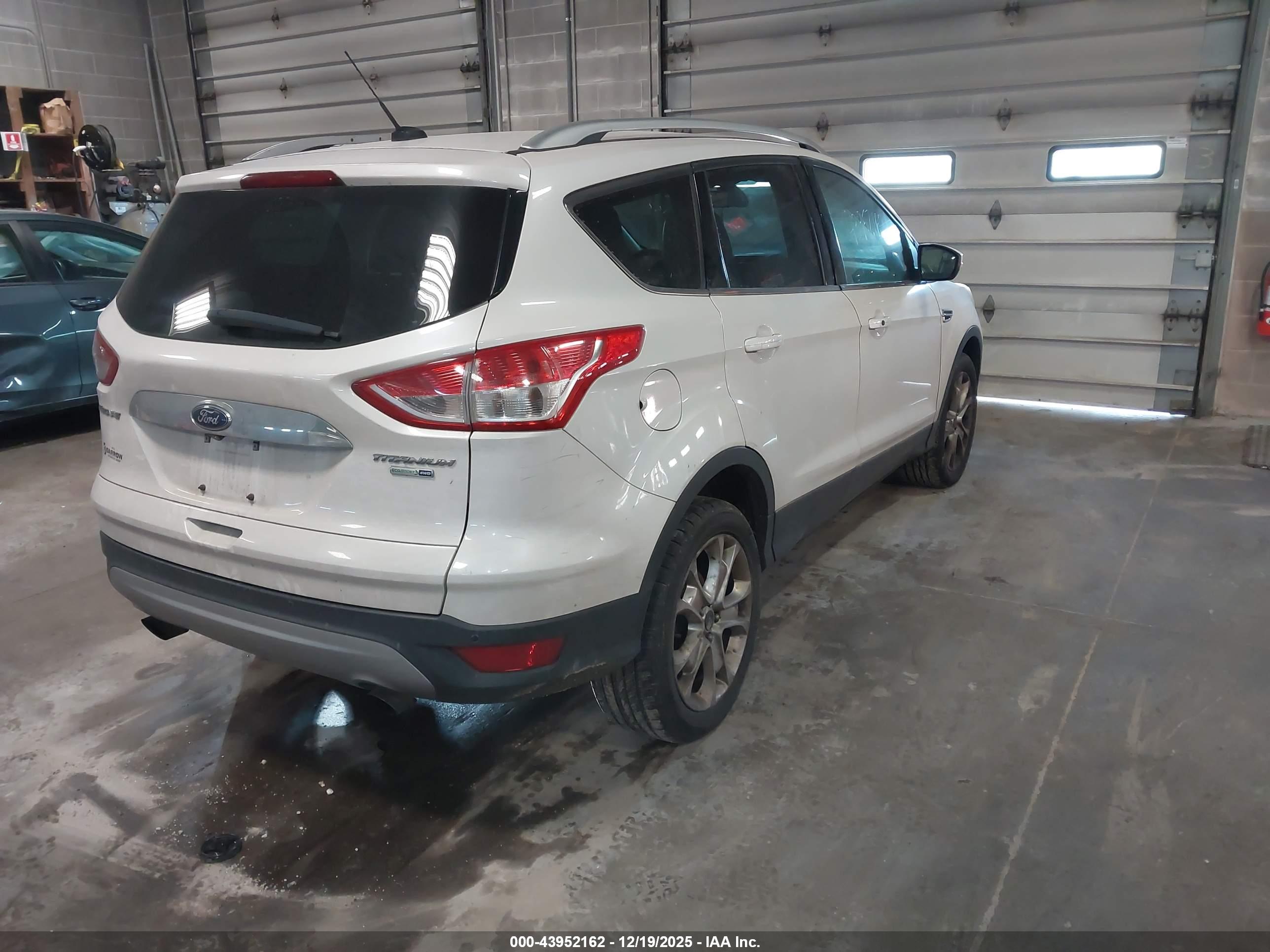 FORD ESCAPE image 4