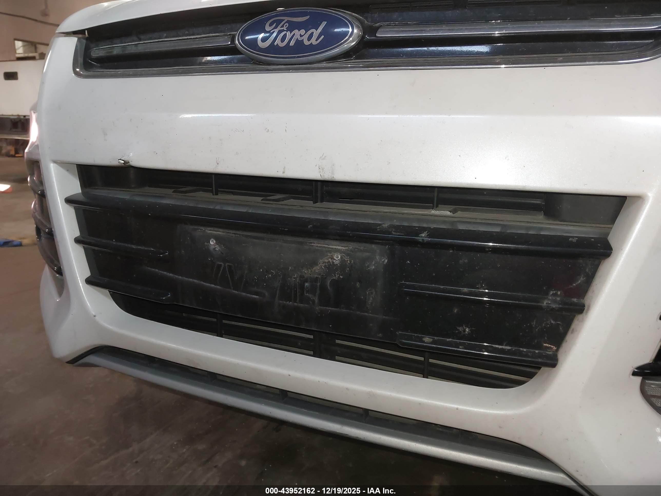 FORD ESCAPE image 6
