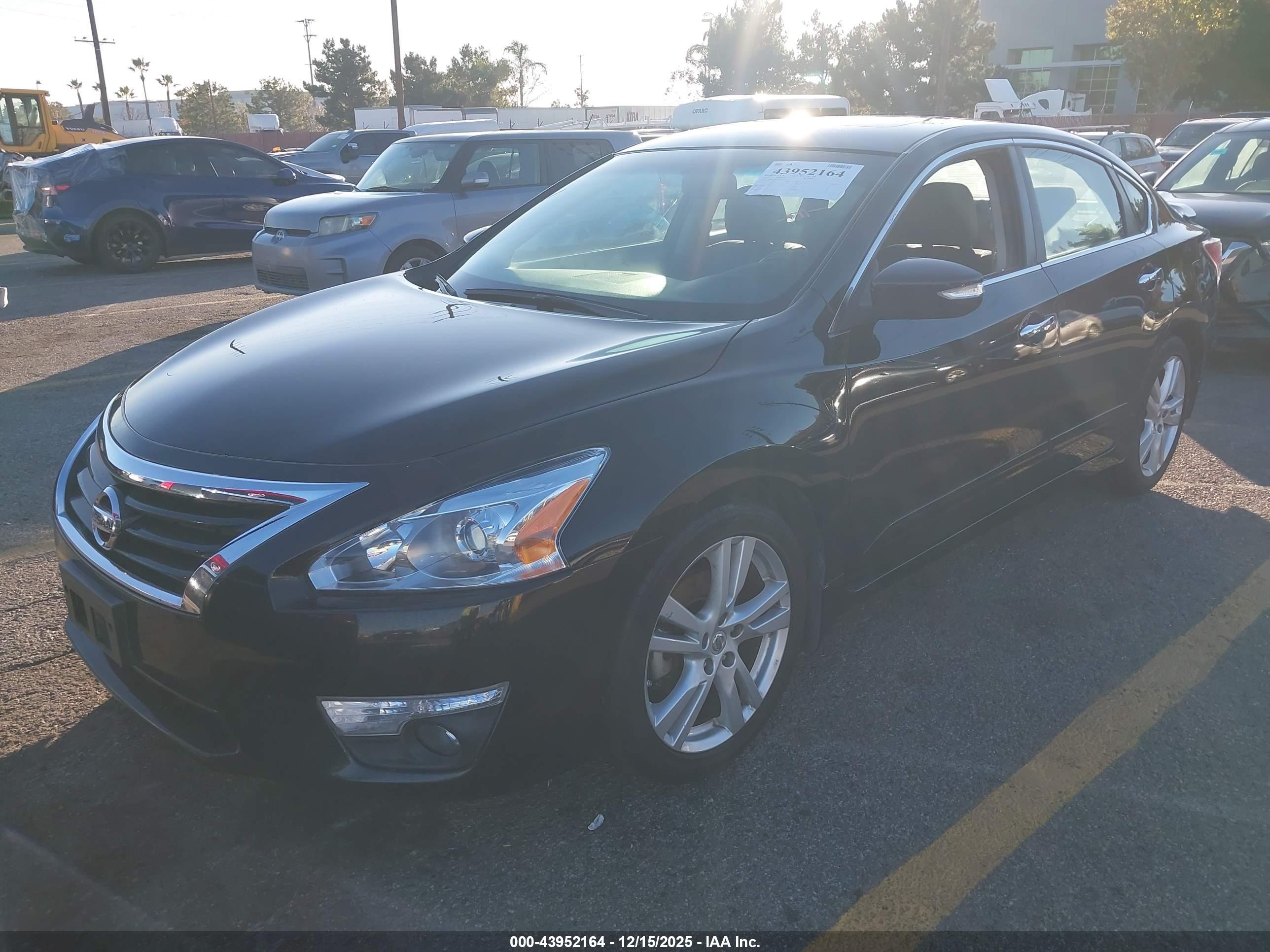 NISSAN ALTIMA image 2