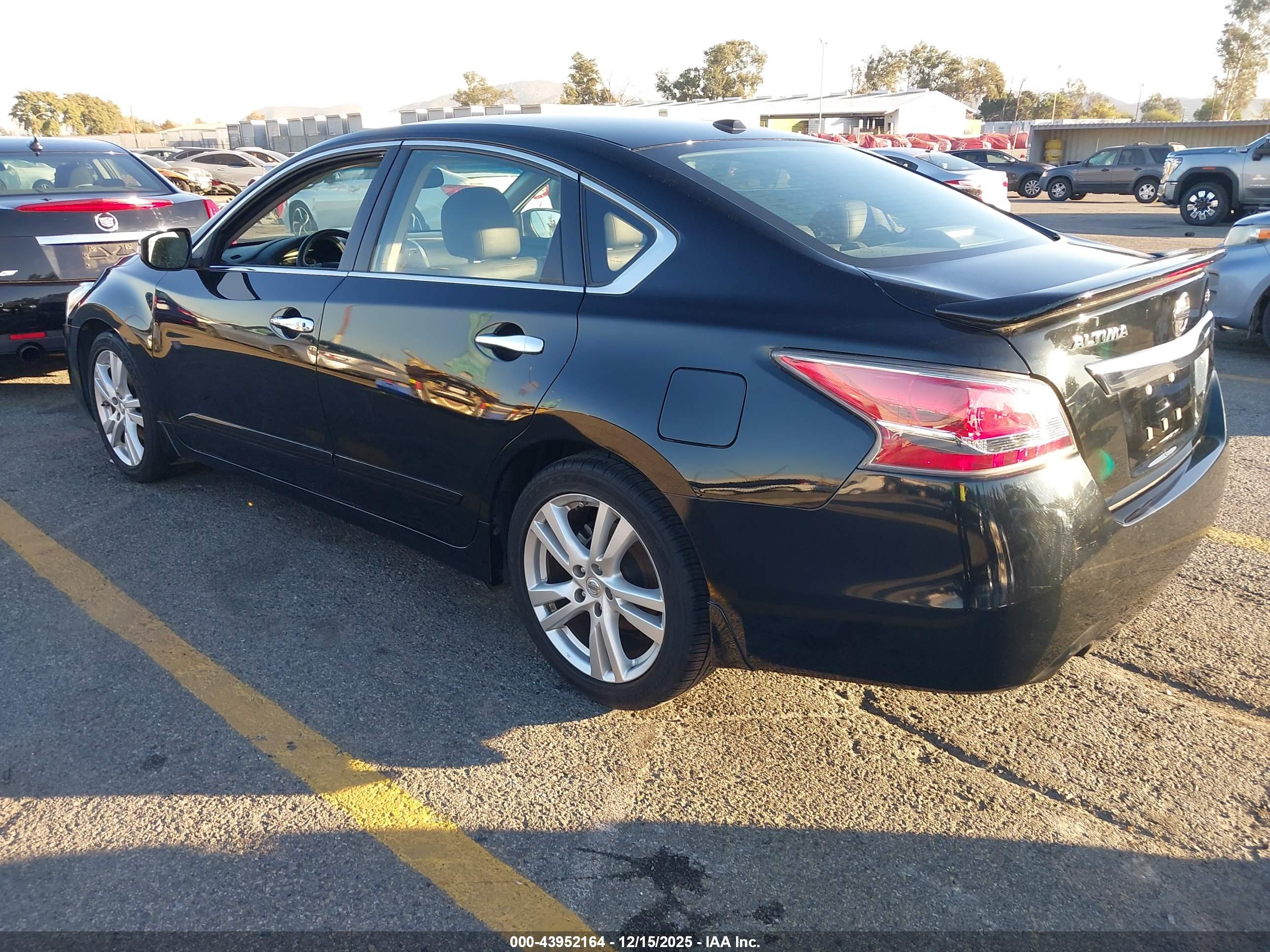 NISSAN ALTIMA image 3