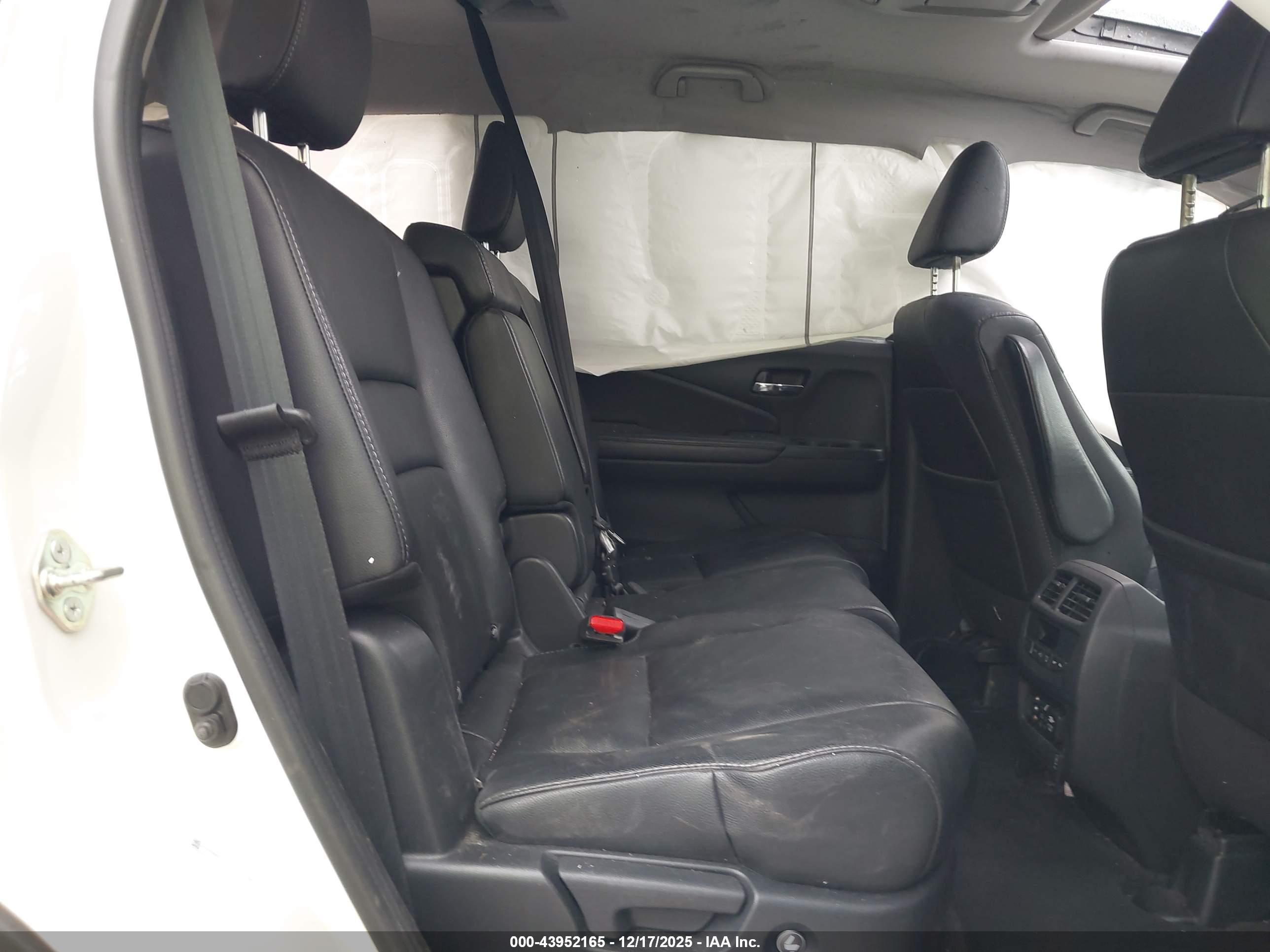 HONDA PILOT image 8