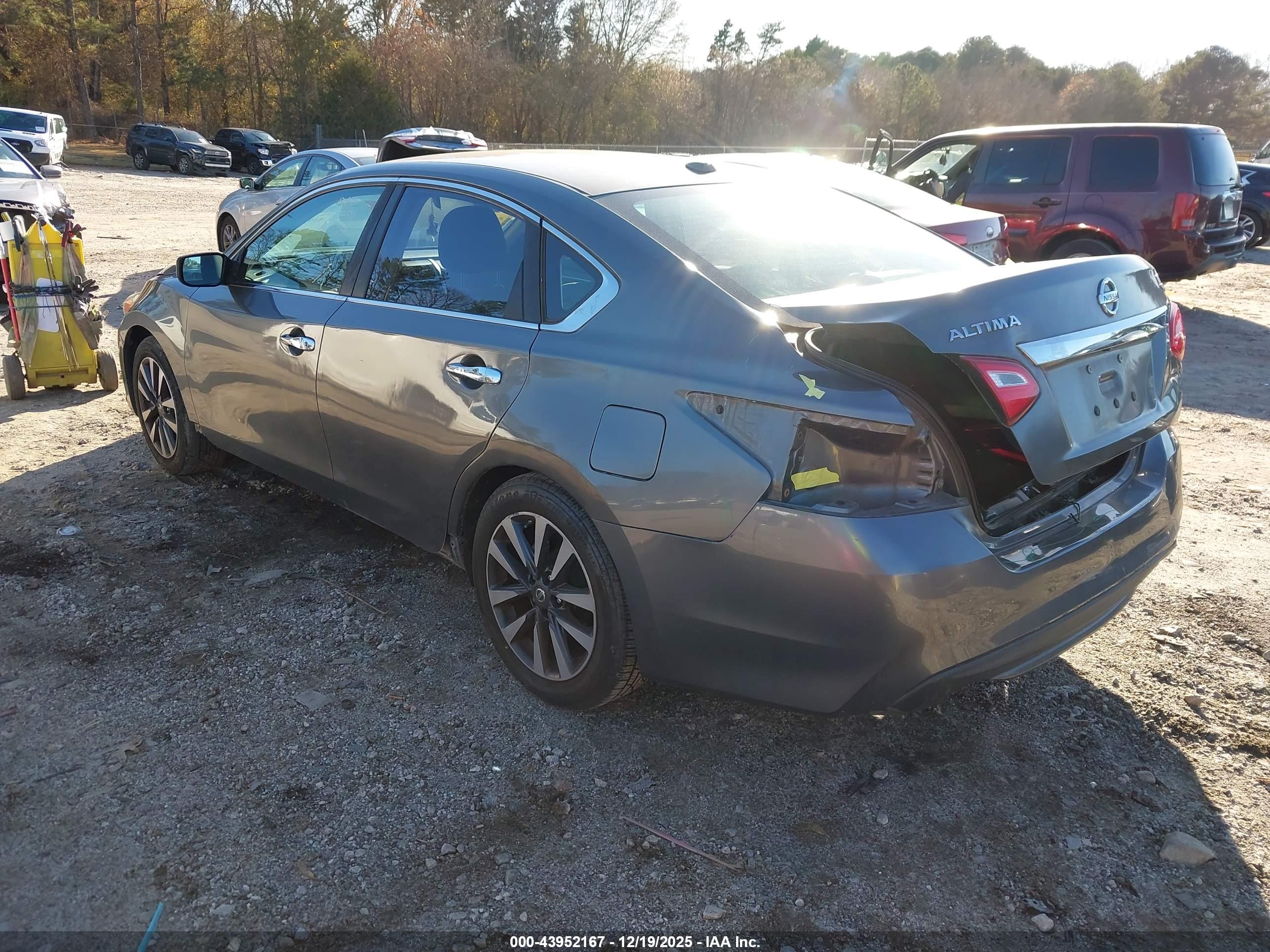 NISSAN ALTIMA image 3