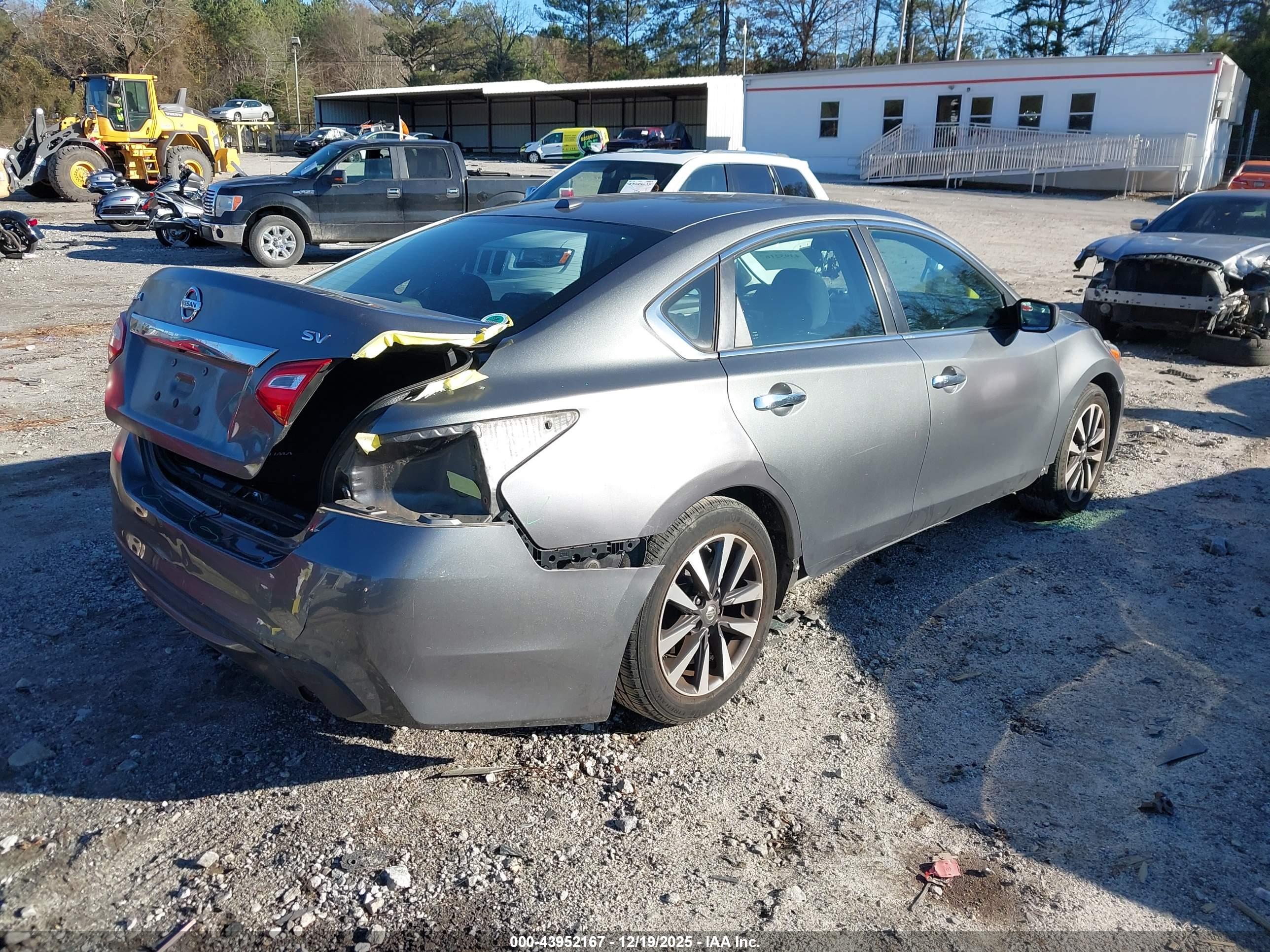 NISSAN ALTIMA image 4