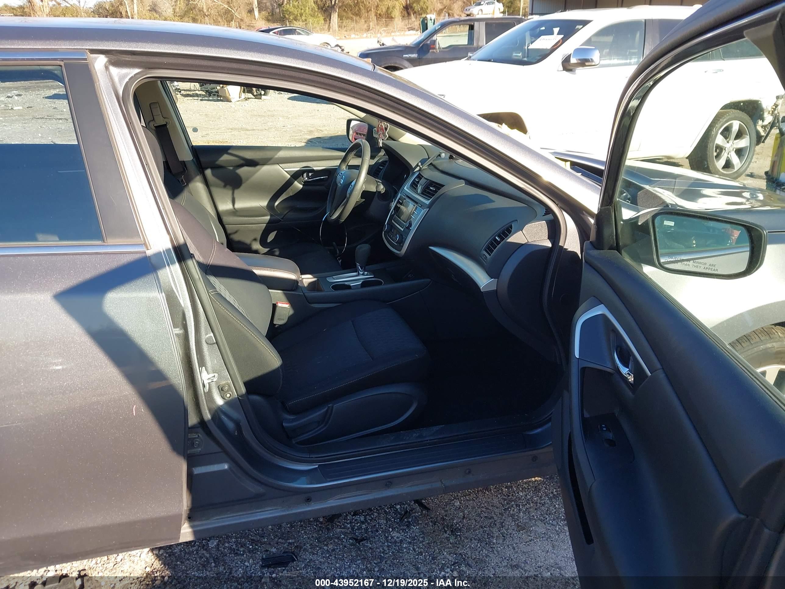 NISSAN ALTIMA image 5