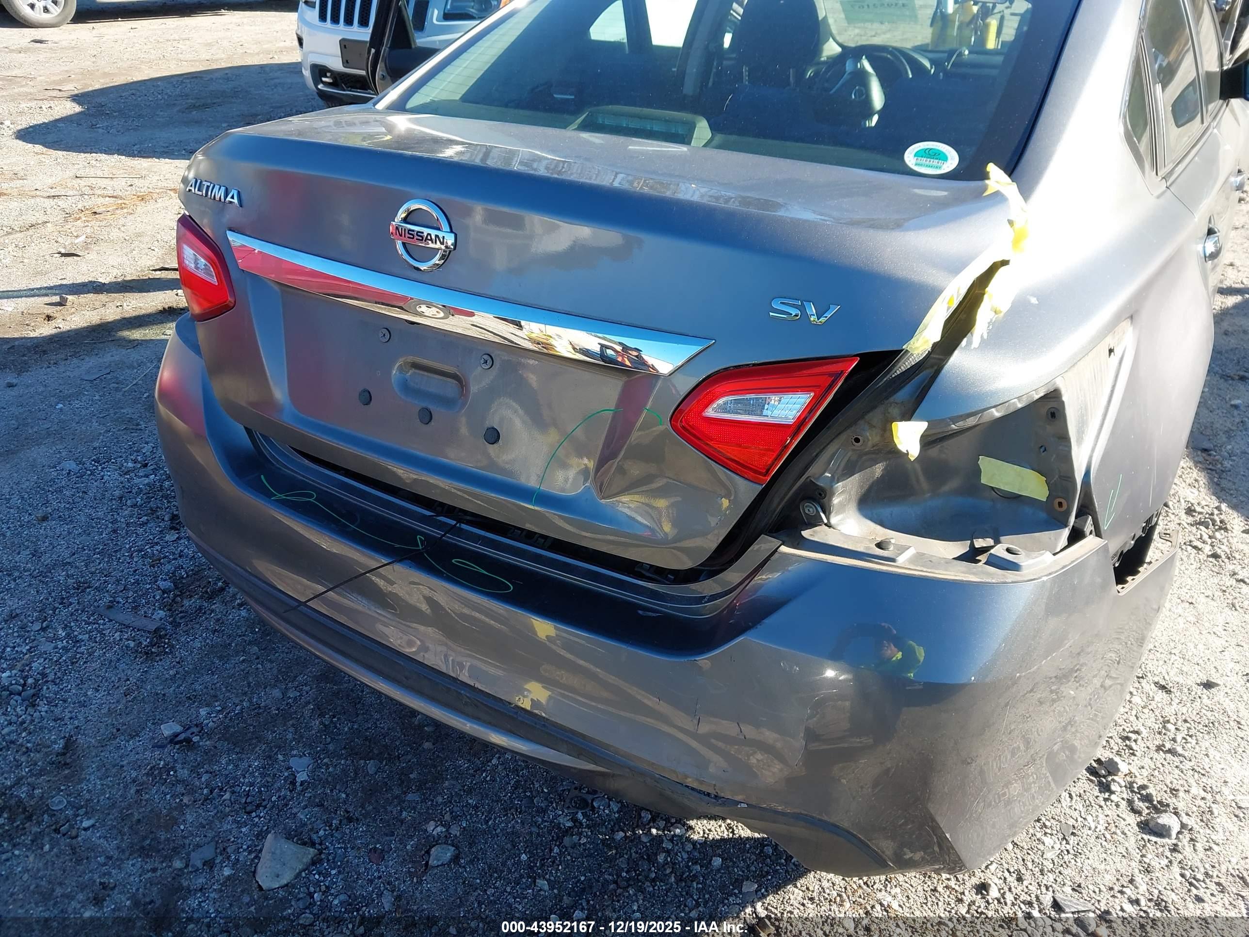 NISSAN ALTIMA image 6