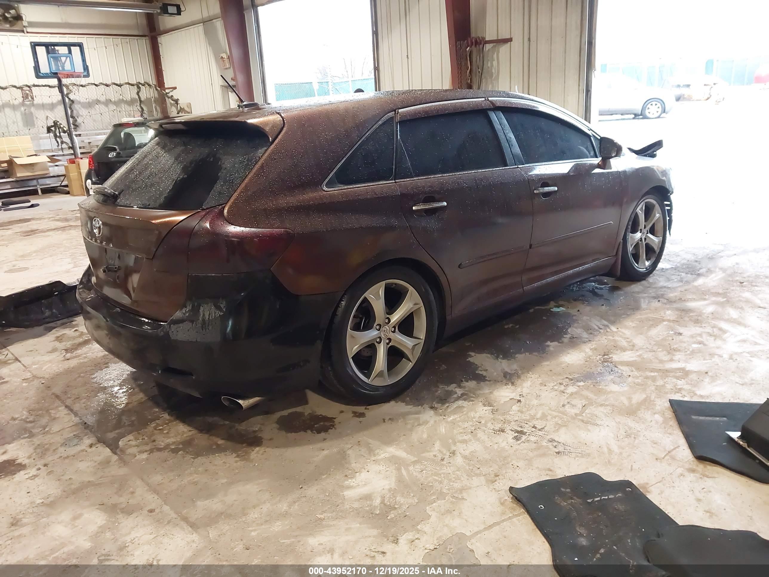 TOYOTA VENZA image 4