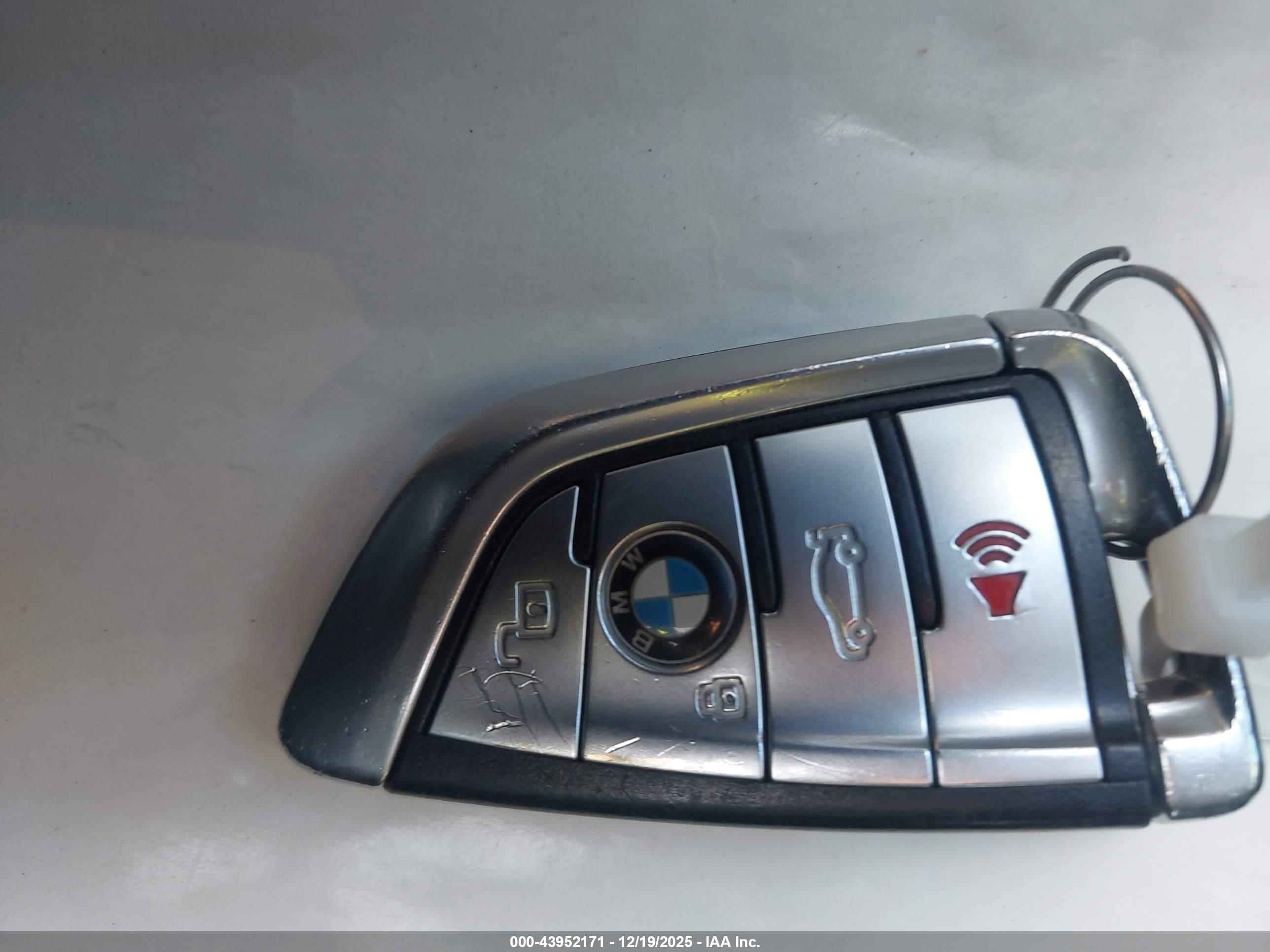 BMW M850I image 11